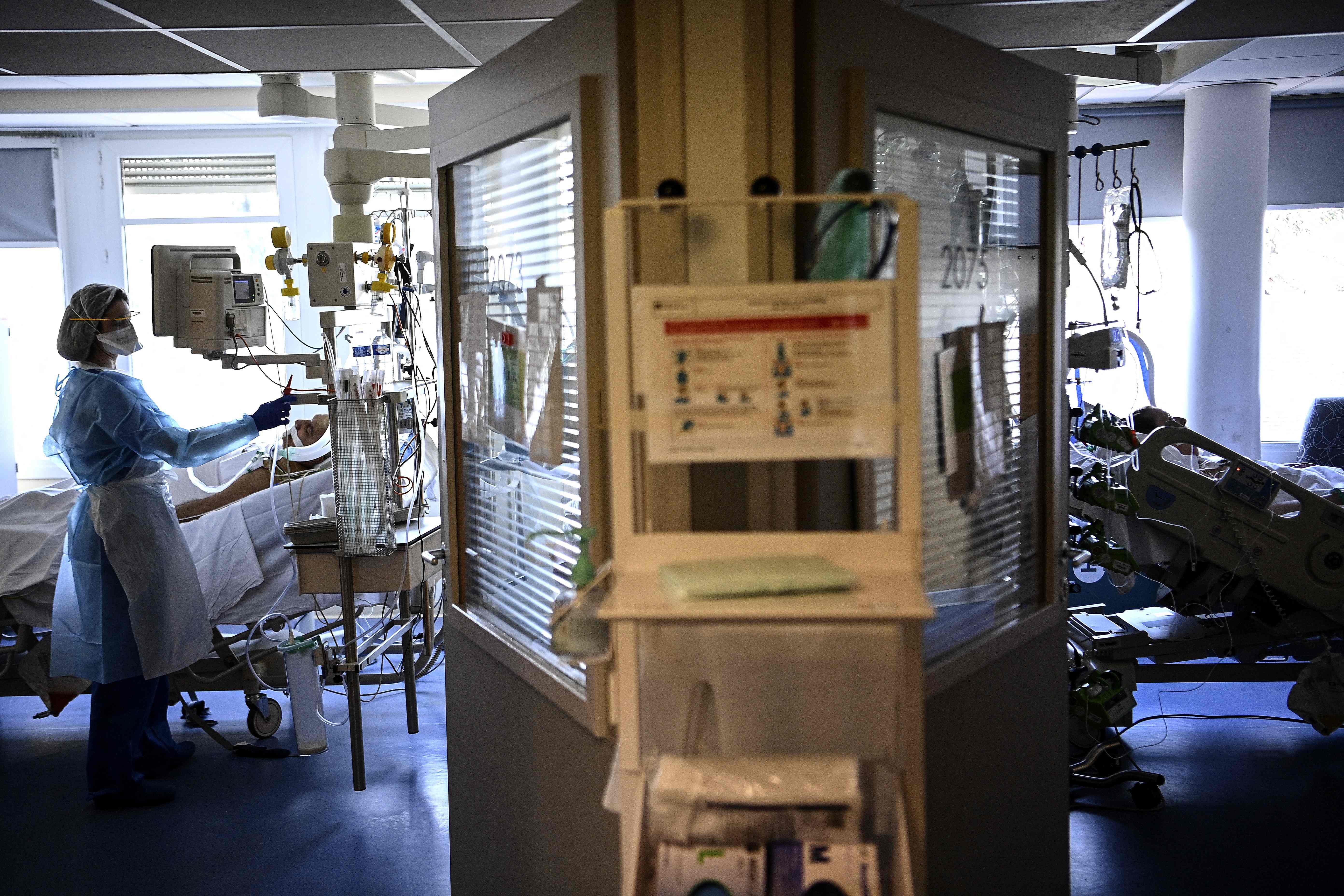 FRANCE-HEALTH-VIRUS