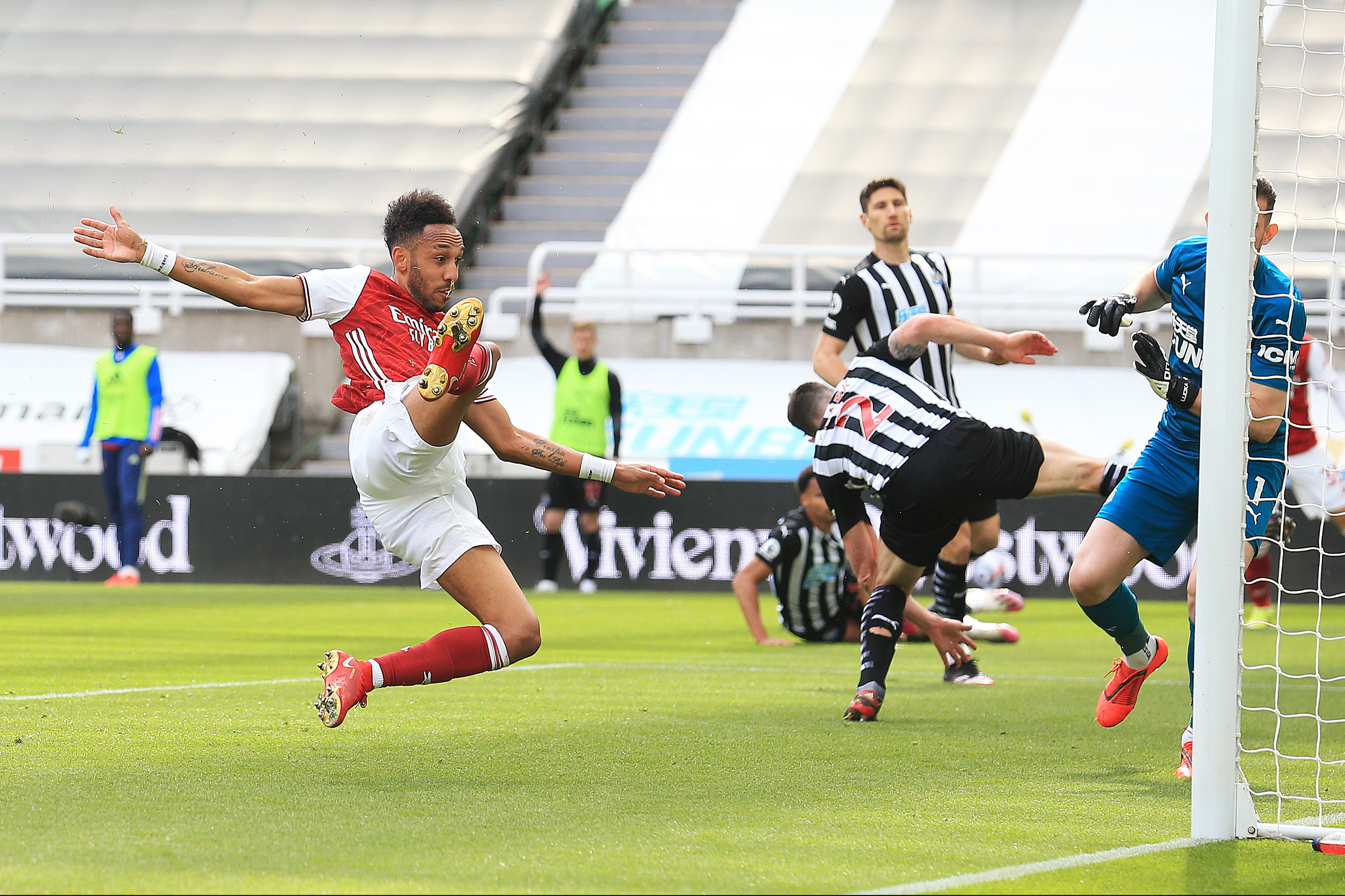 Newcastle 0-2 Arsenal: Aubameyang and Elneny on target as Gunners cruise to much-needed win