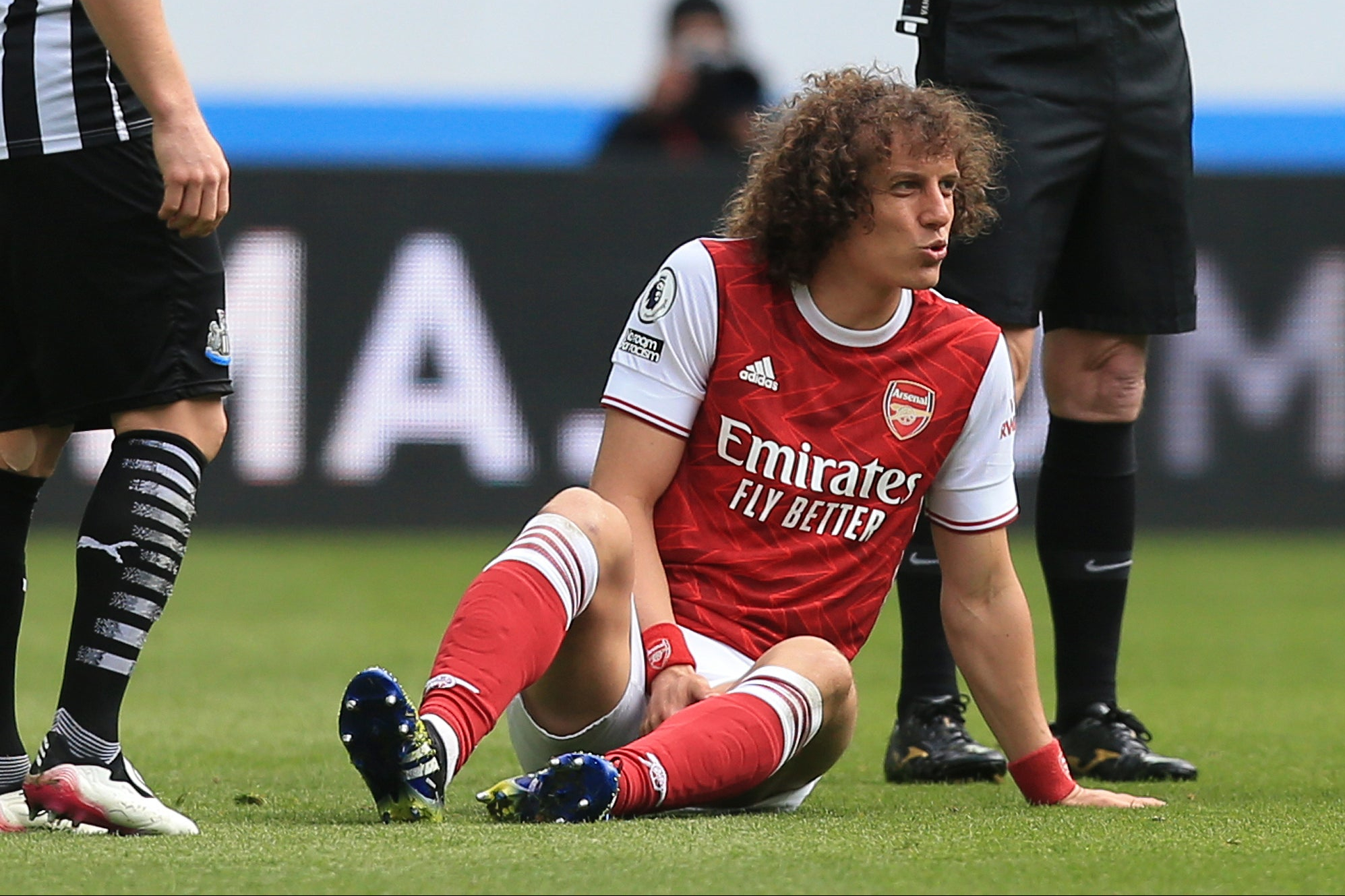 David Luiz injury: Arsenal suffer fresh blow ahead of second leg of Europa League semi-final with Villarreal