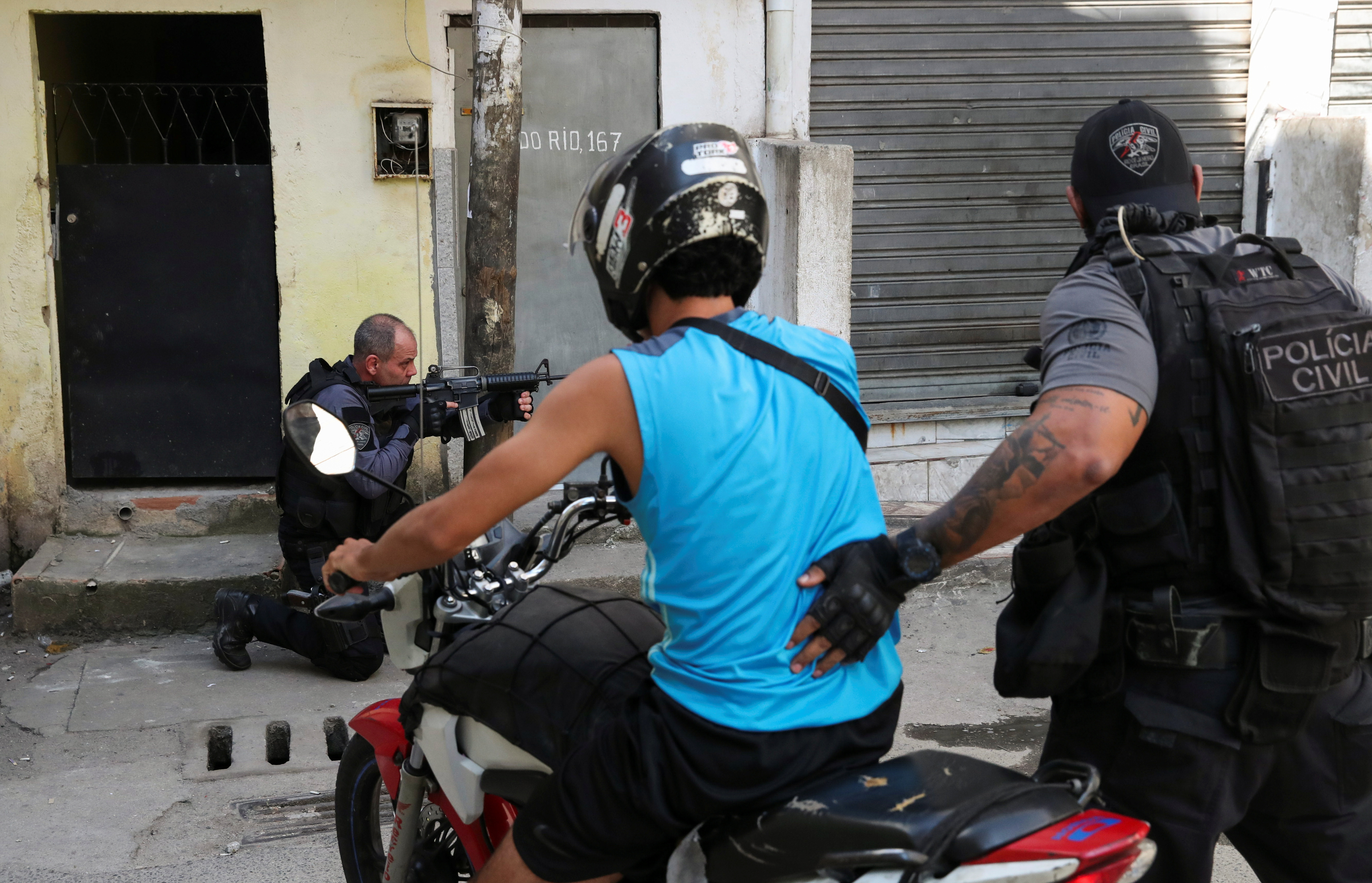 At least 25 people killed in police shootout with drug traffickers in Rio de Janeiro 