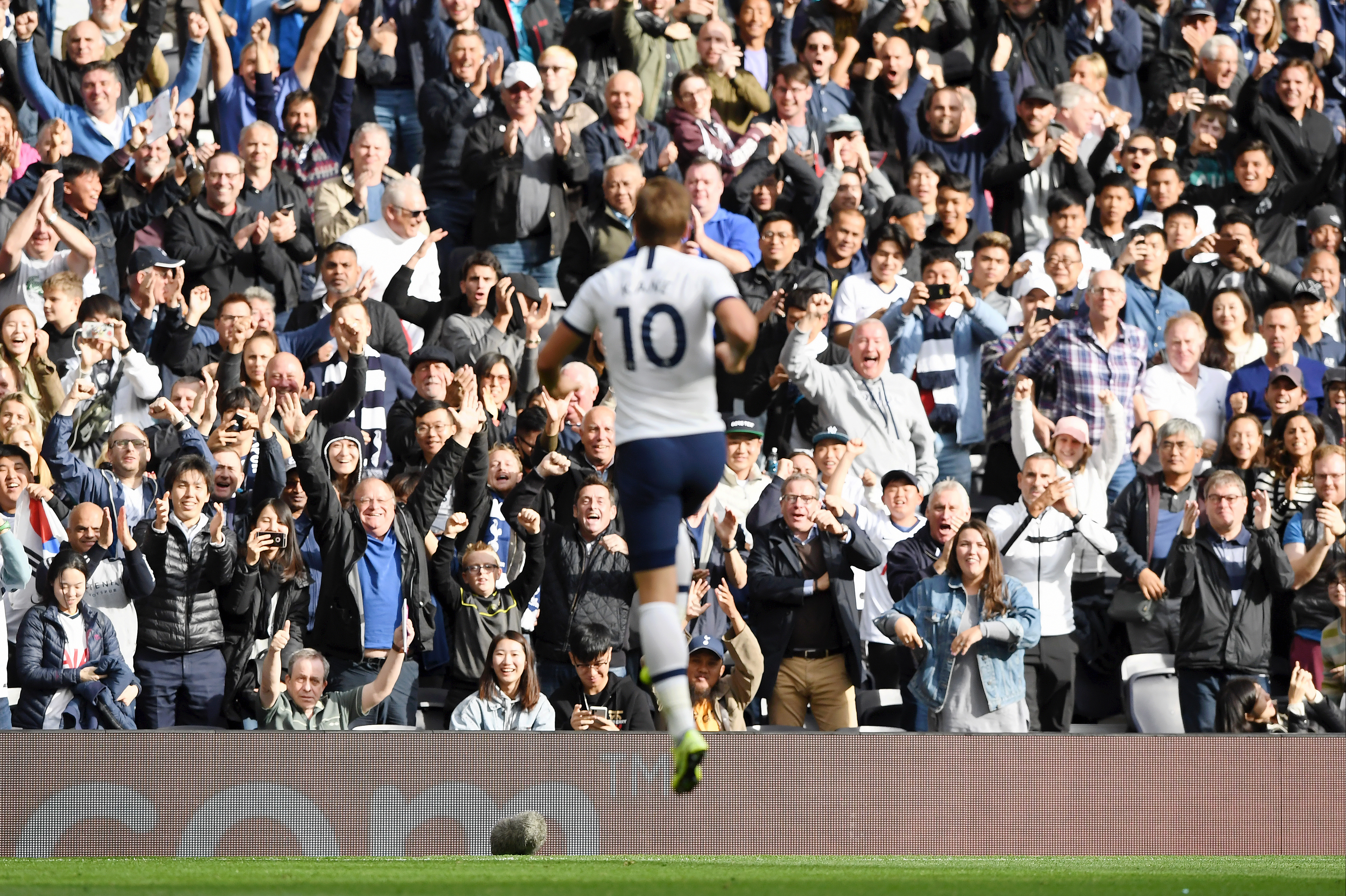 Tottenham fans’ acceptance of Harry Kane transfer wish spells trouble ahead for Daniel Levy