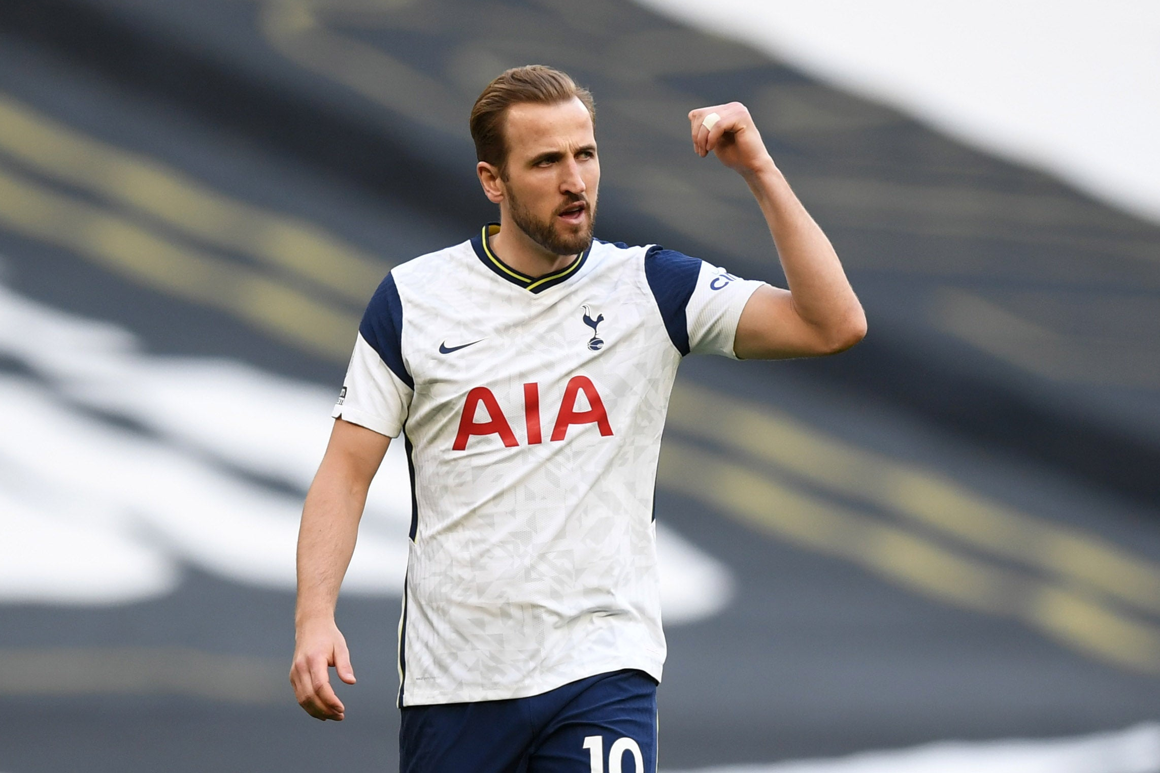 Harry Kane transfer latest: Jose Mourinho believes Tottenham star should stay in Premier League