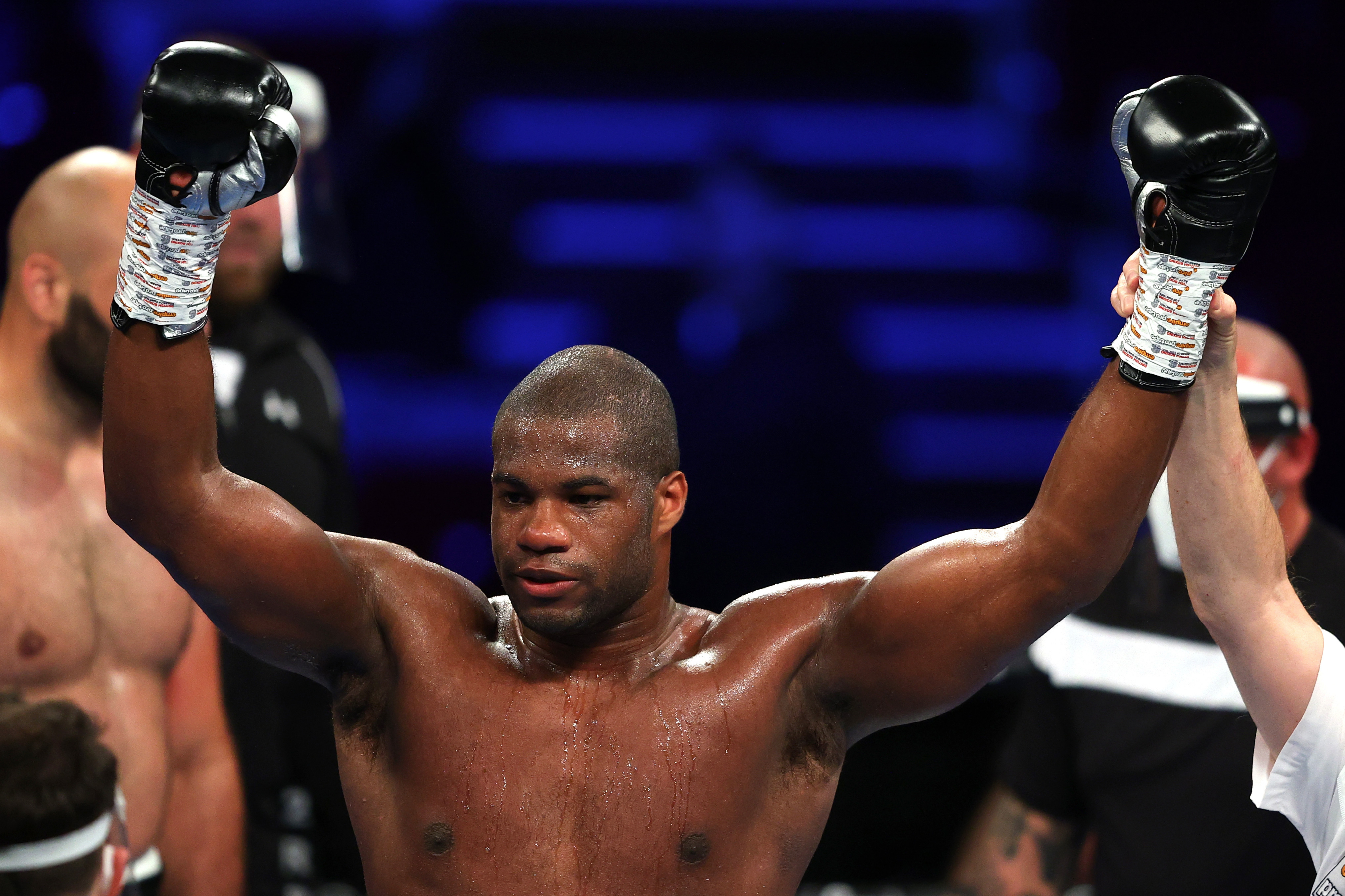 Dubois vs Dinu LIVE! Boxing results, fight stream, latest news and Tommy Fury reaction 