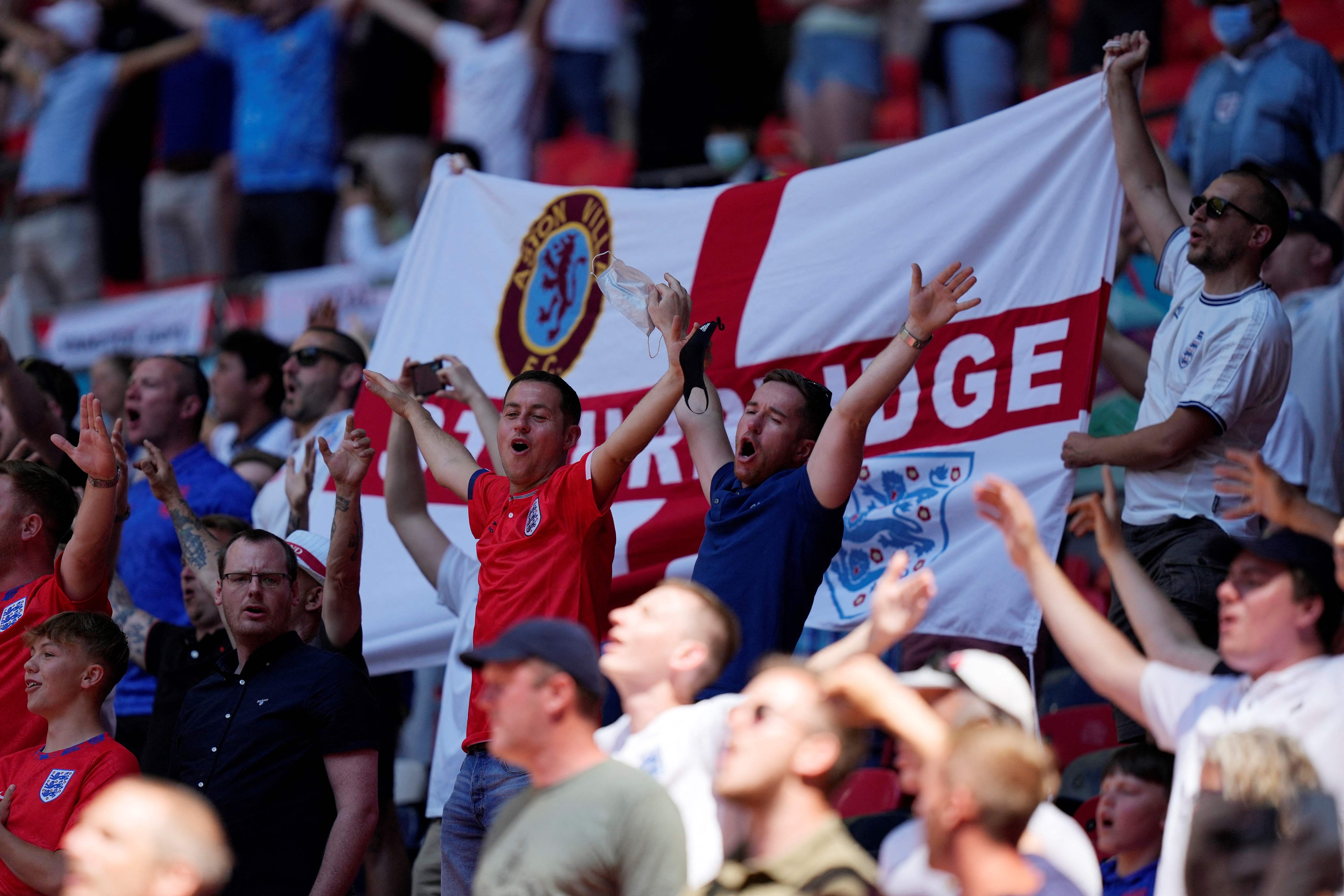 FBL-EURO-2020-2021-MATCH07-ENG-CRO-FANS