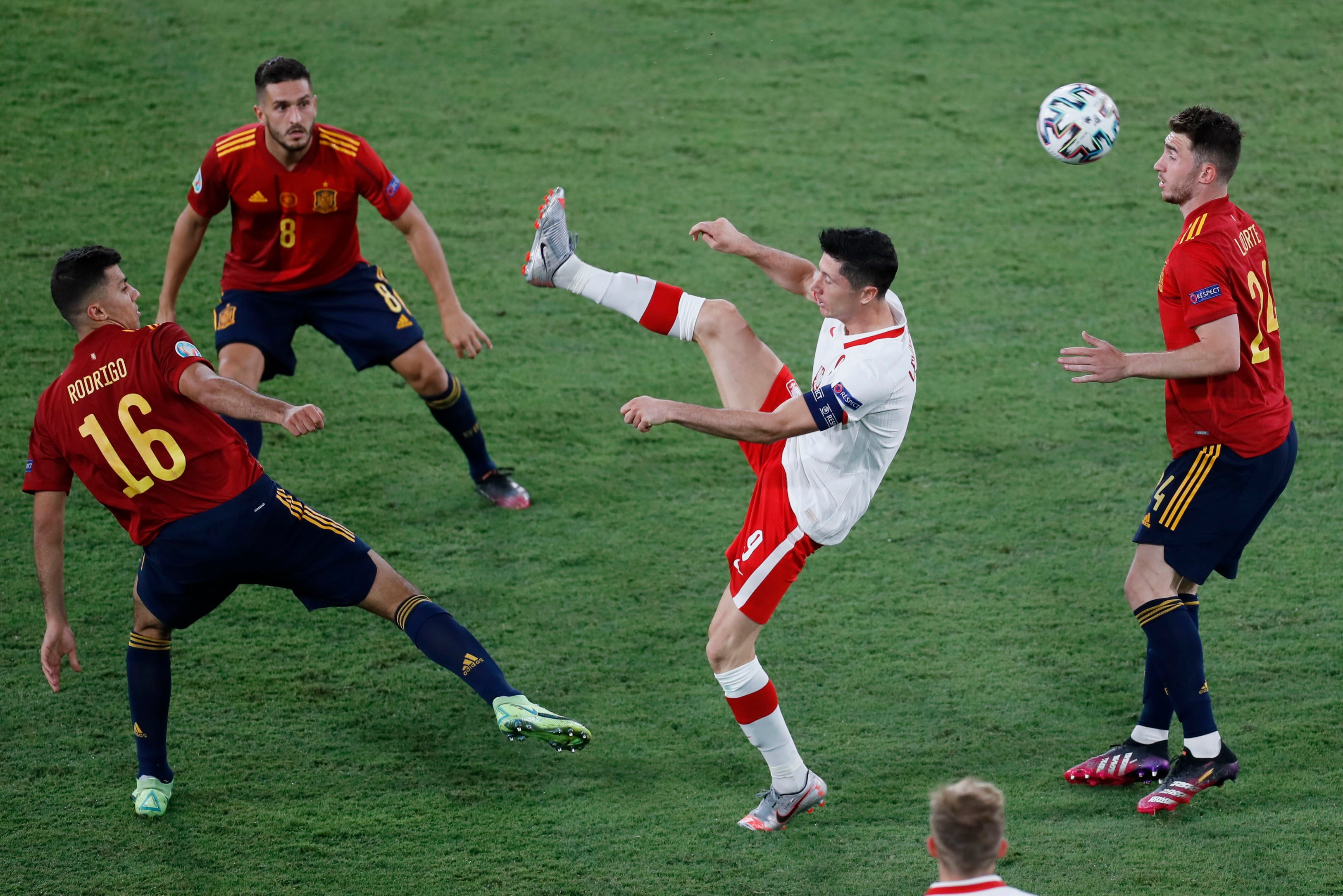 Euro 2020 - Group E - Spain v Poland