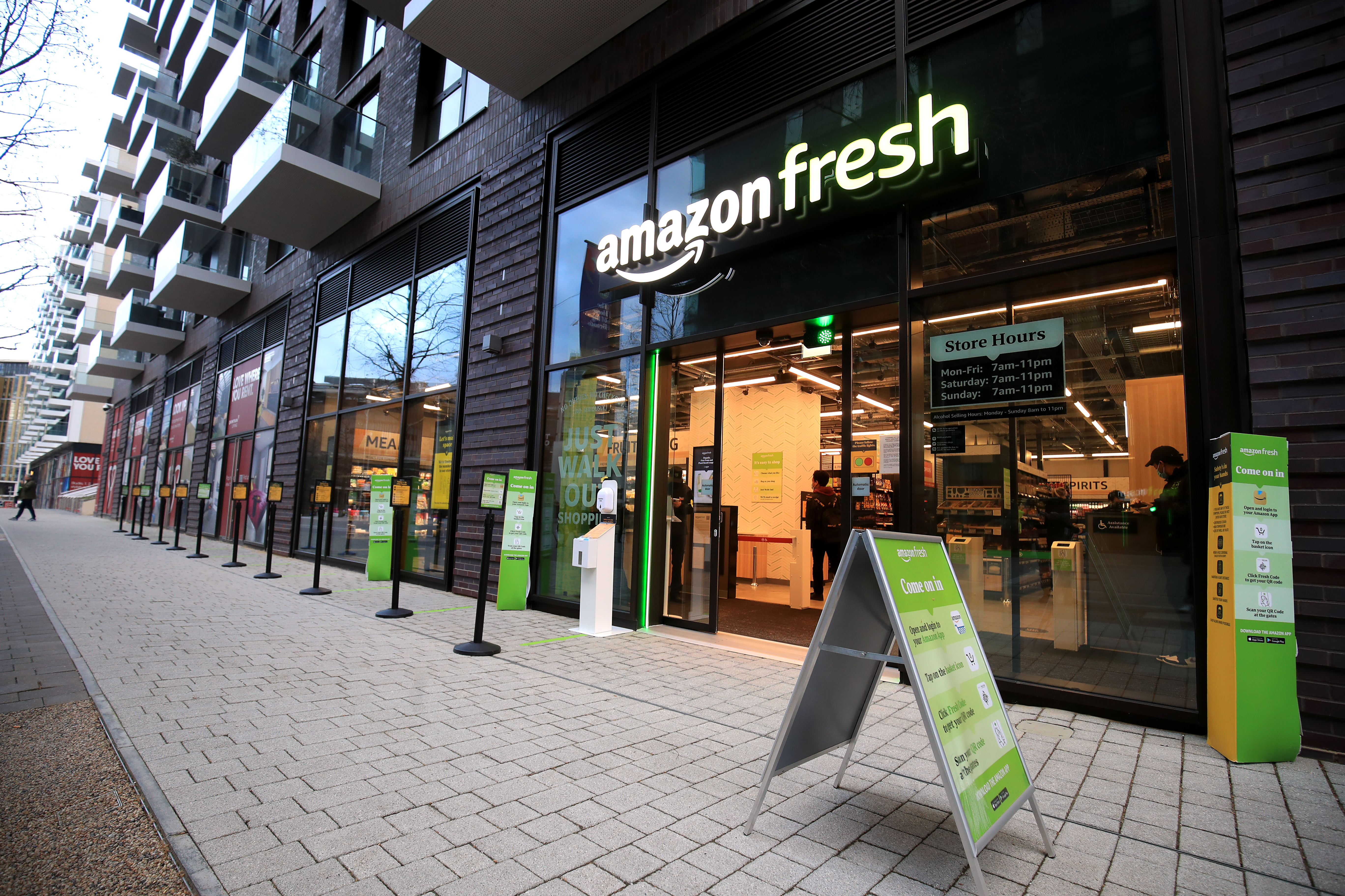 FTSE 100 set to gain as oil hits highs and Morrisons bid keeps takeover hopes alive
