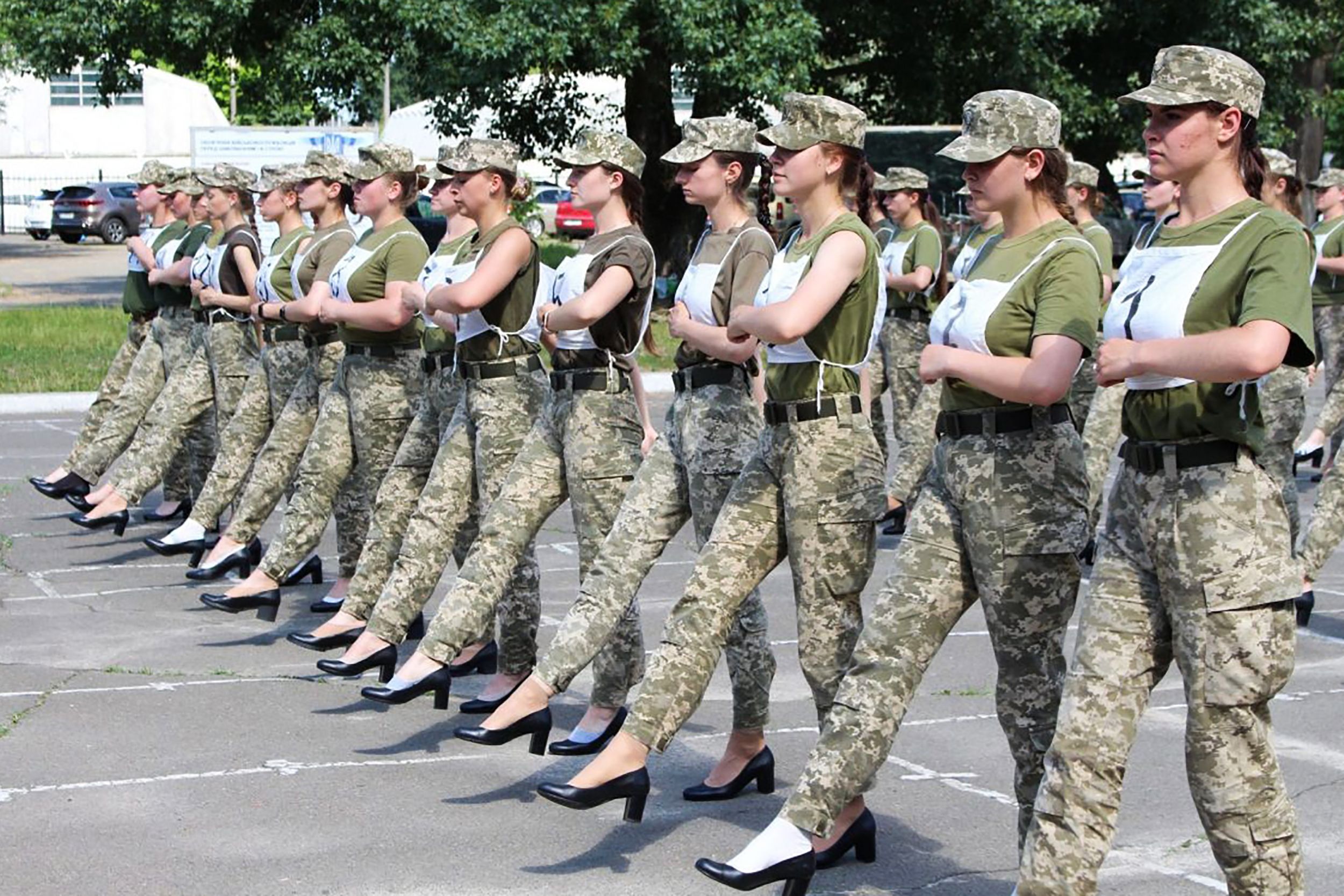 TOPSHOT-UKRAINE-DEFENCE-POLITICS-WOMEN