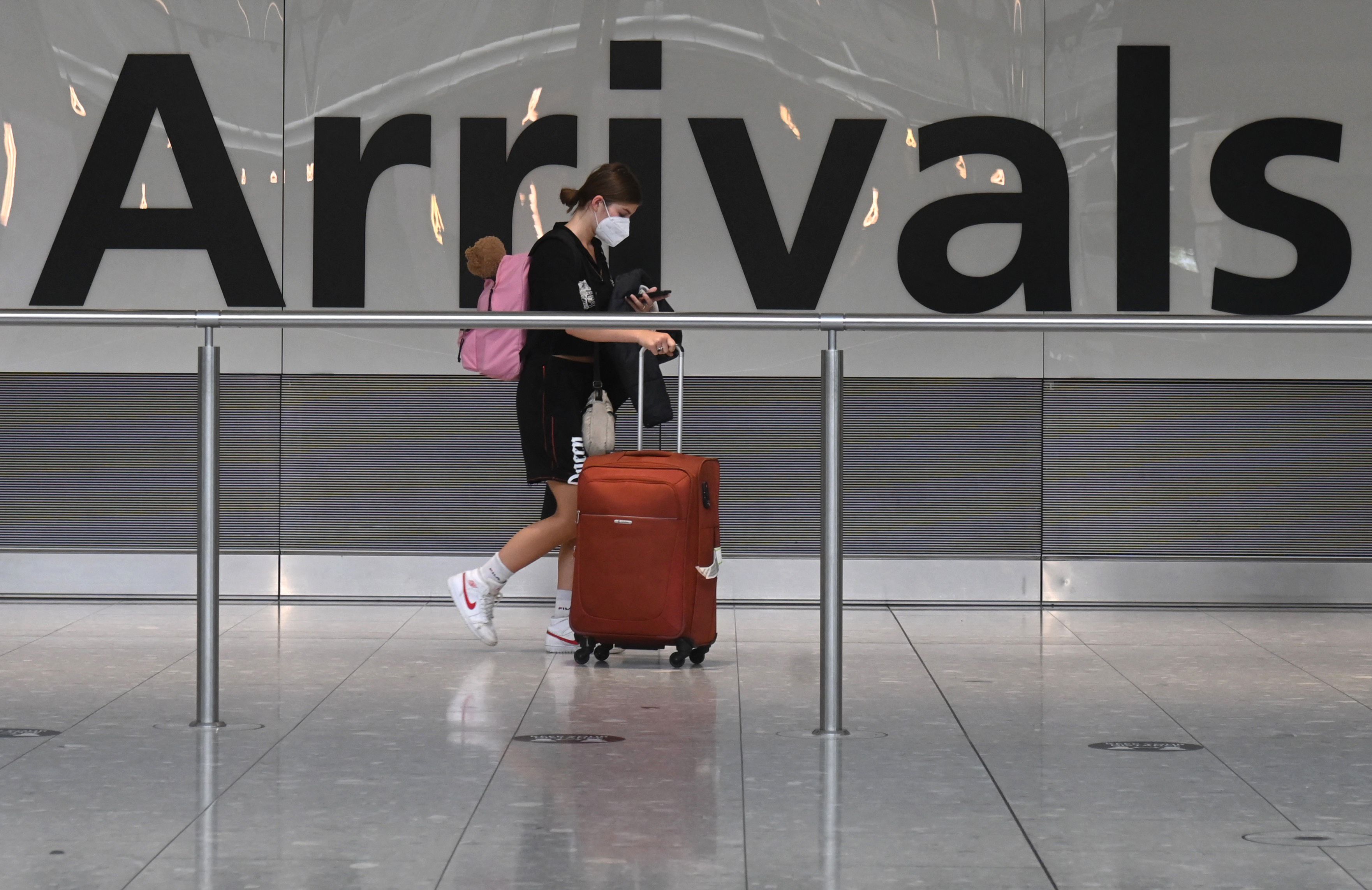 FILES-BRITAIN-FRANCE-HEALTH-VIRUS-TRAVEL-POLITICS