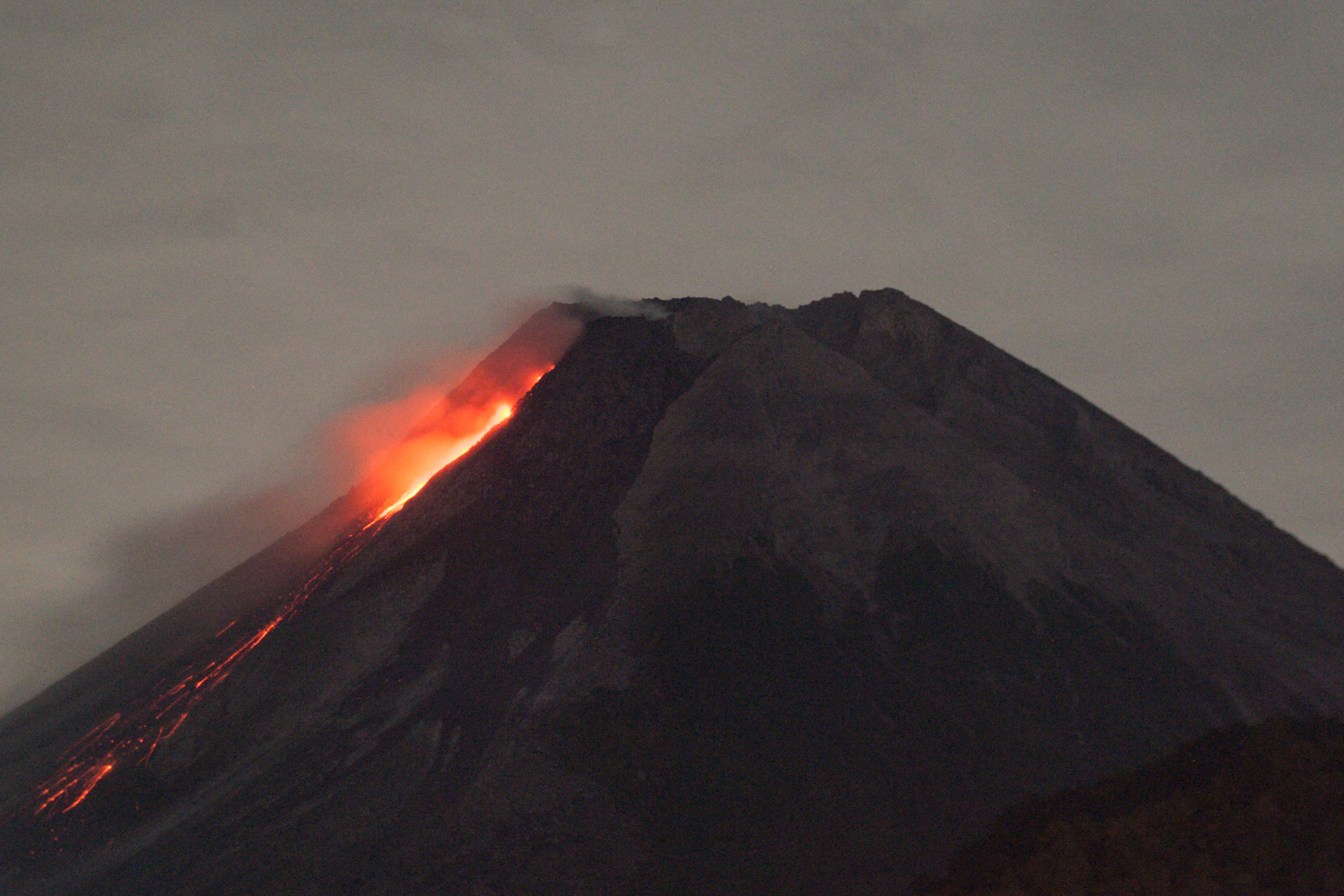 TOPSHOT-INDONESIA-VOLCANO