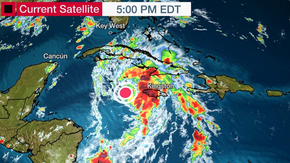 9930805 Offshore oil workers are evacuated in Gulf of Mexico as sto Offshore oil workers are evacuated in Gulf of Mexico as storm which could become Hurricane Ida barrels toward region 