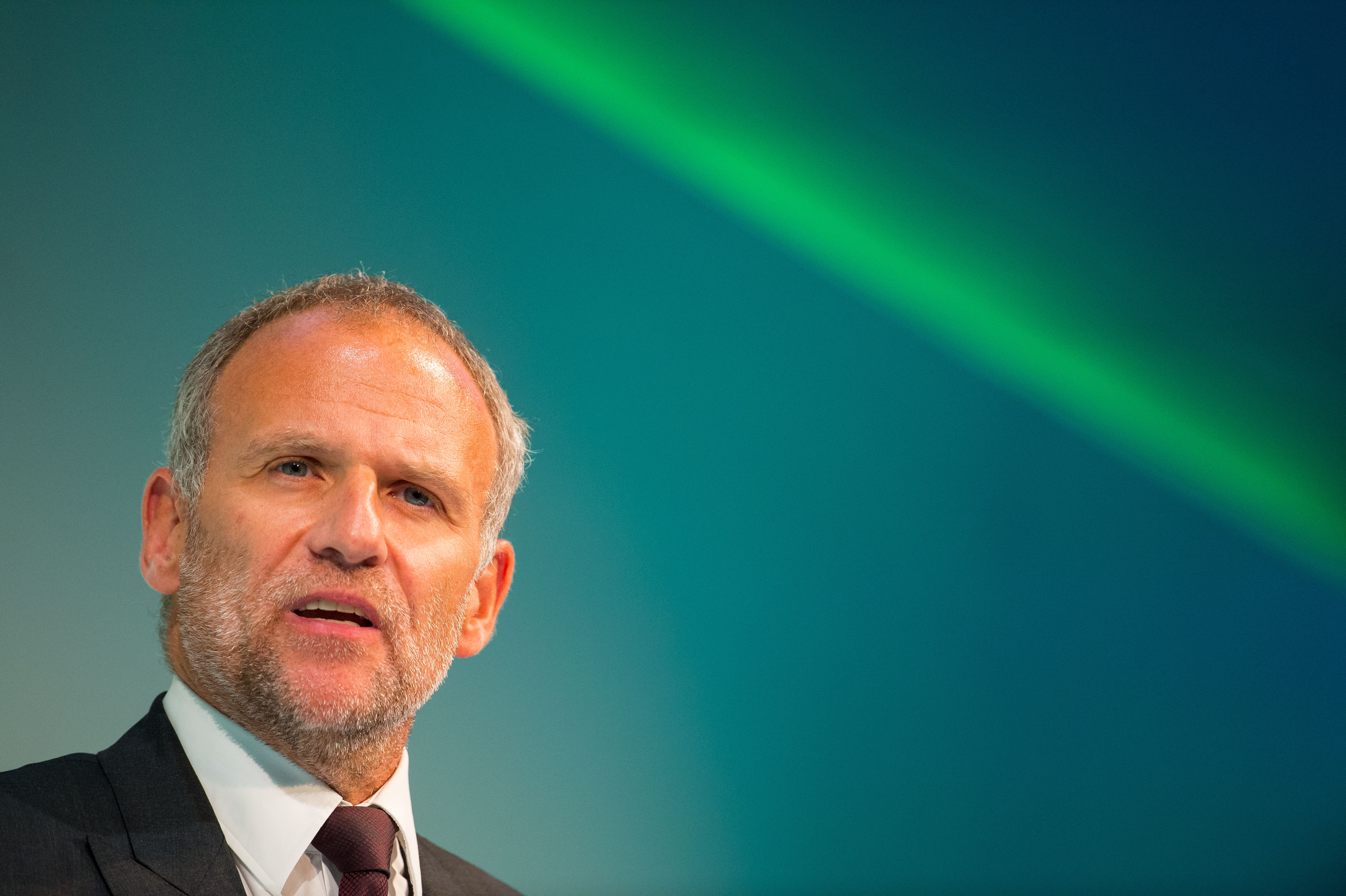 PM appoints former Tesco boss as adviser to help ease supply chain crisis