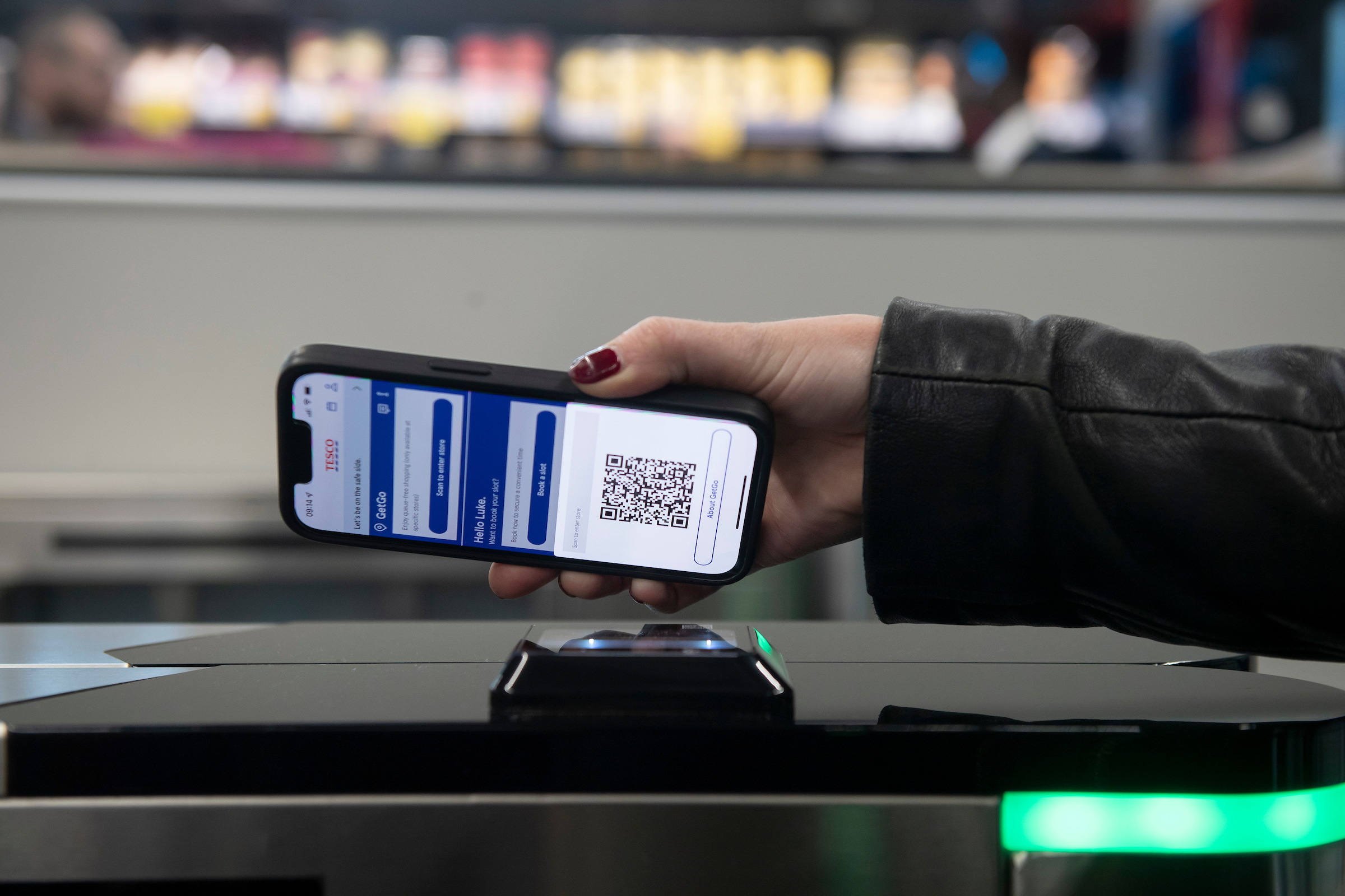 Tesco launches first checkout-free high street store