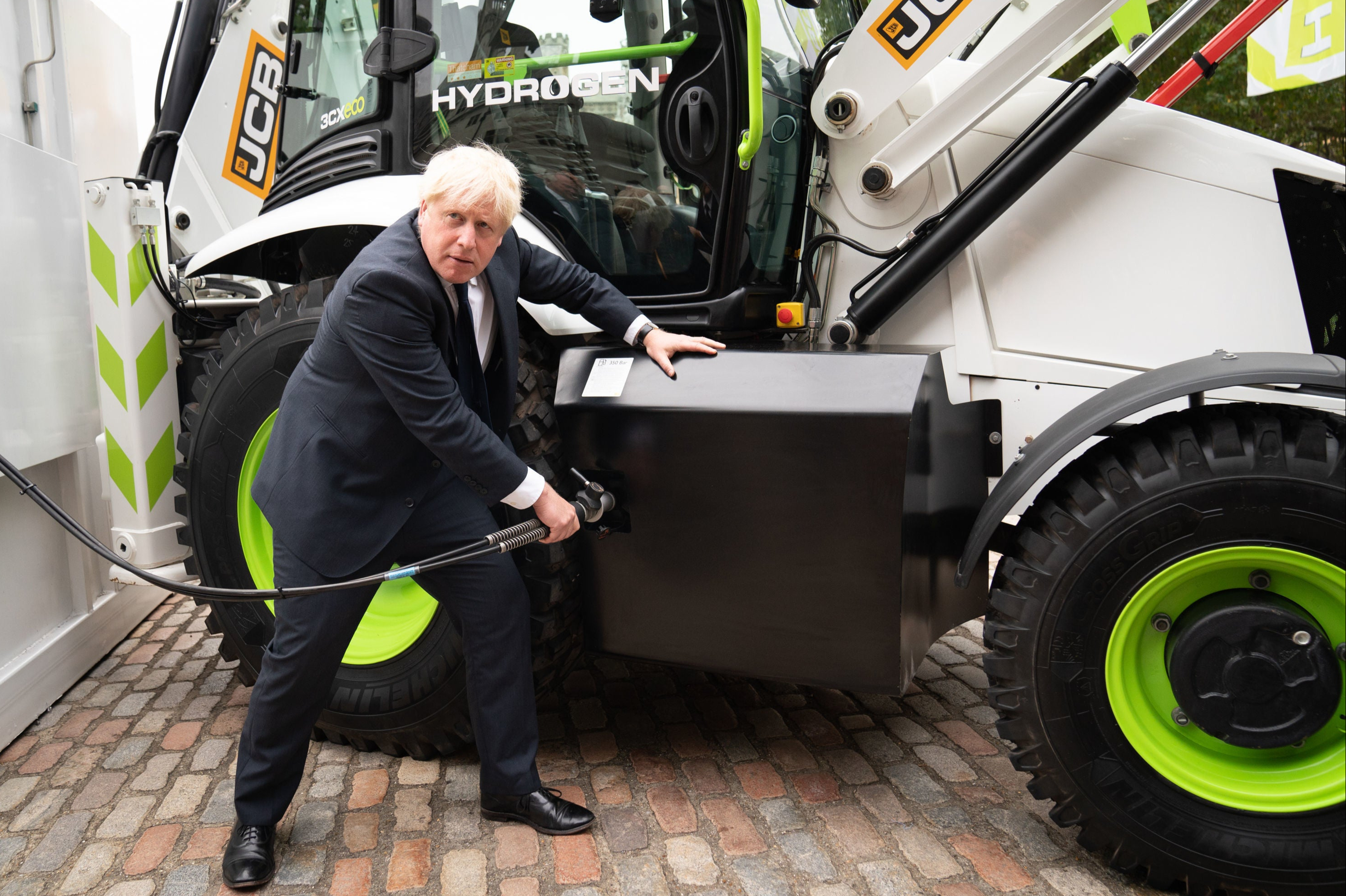 Prime Minister unveils hydrogen powered JCB