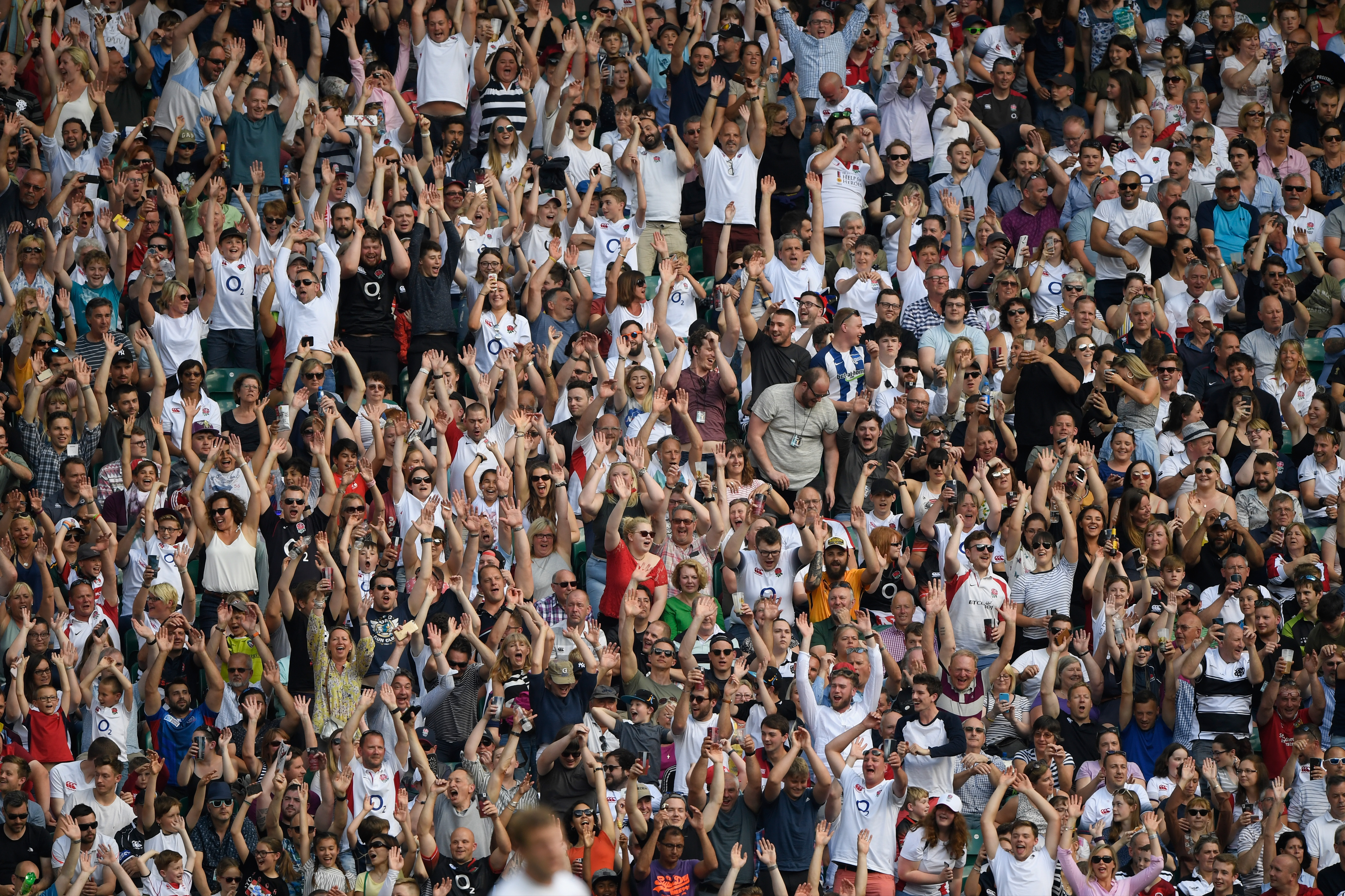 Eddie Jones wants exciting England to prevent Mexican waves at Twickenham during Autumn Nations Series