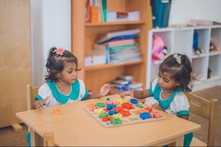 Twins Aria and Lavinia