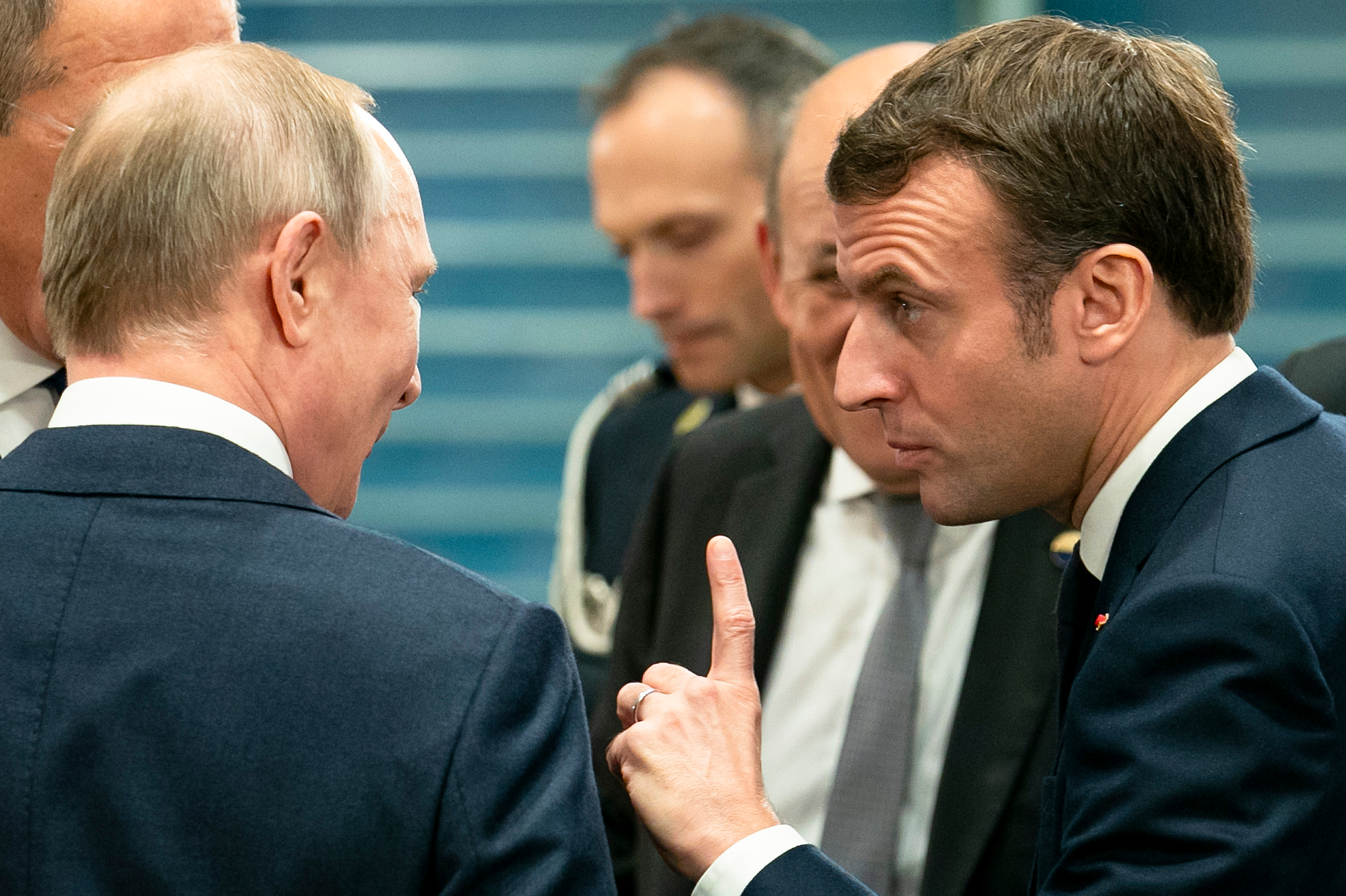 Macron speak to Putin over Ukraine situation