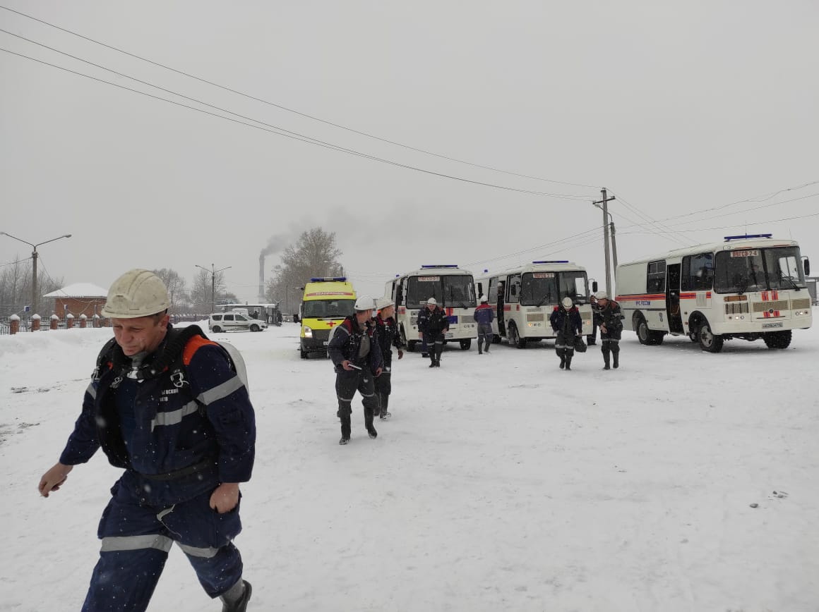 Specialists take part in a rescue operation 