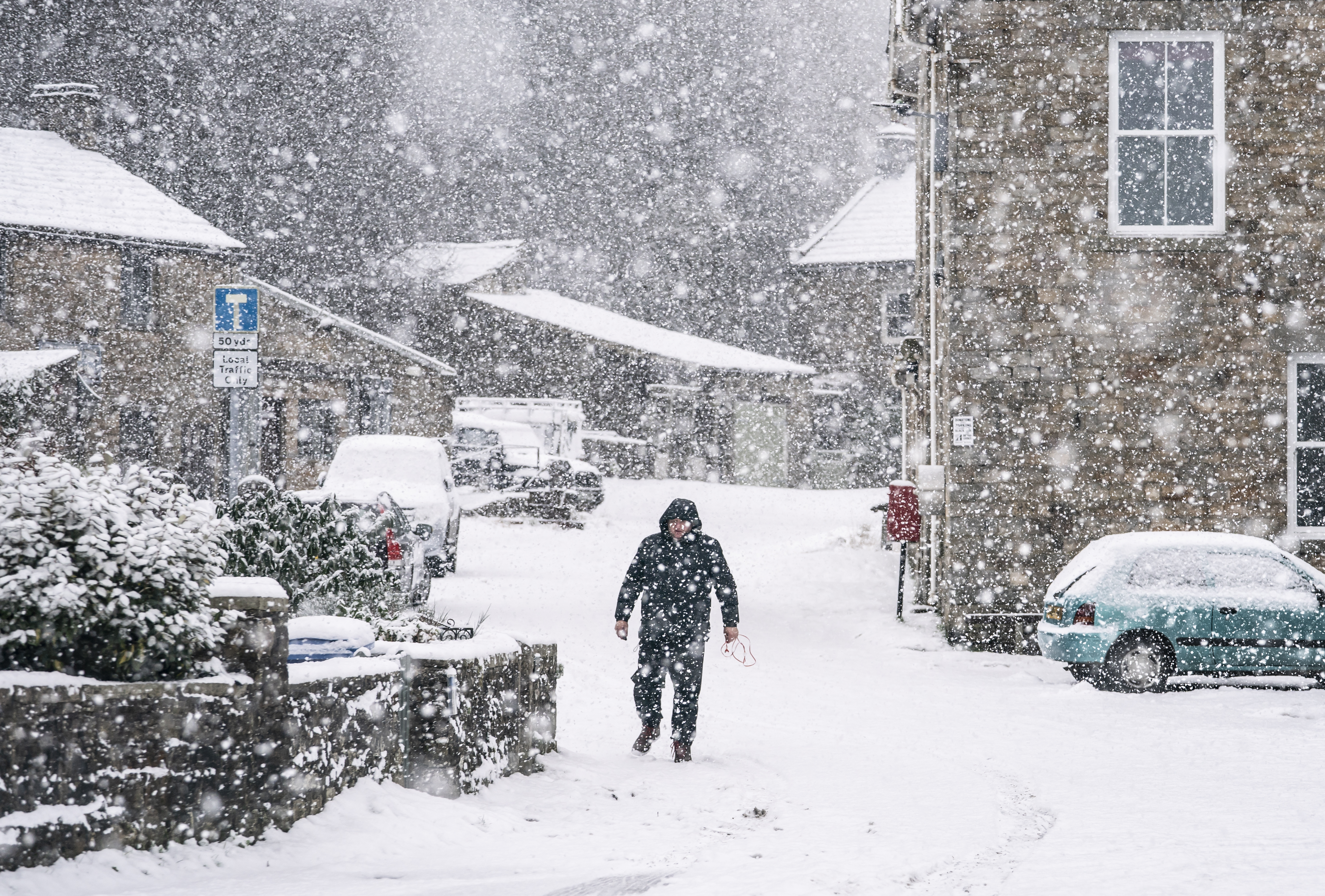 Storm Arwen leaves more than 100,000 homes without power 