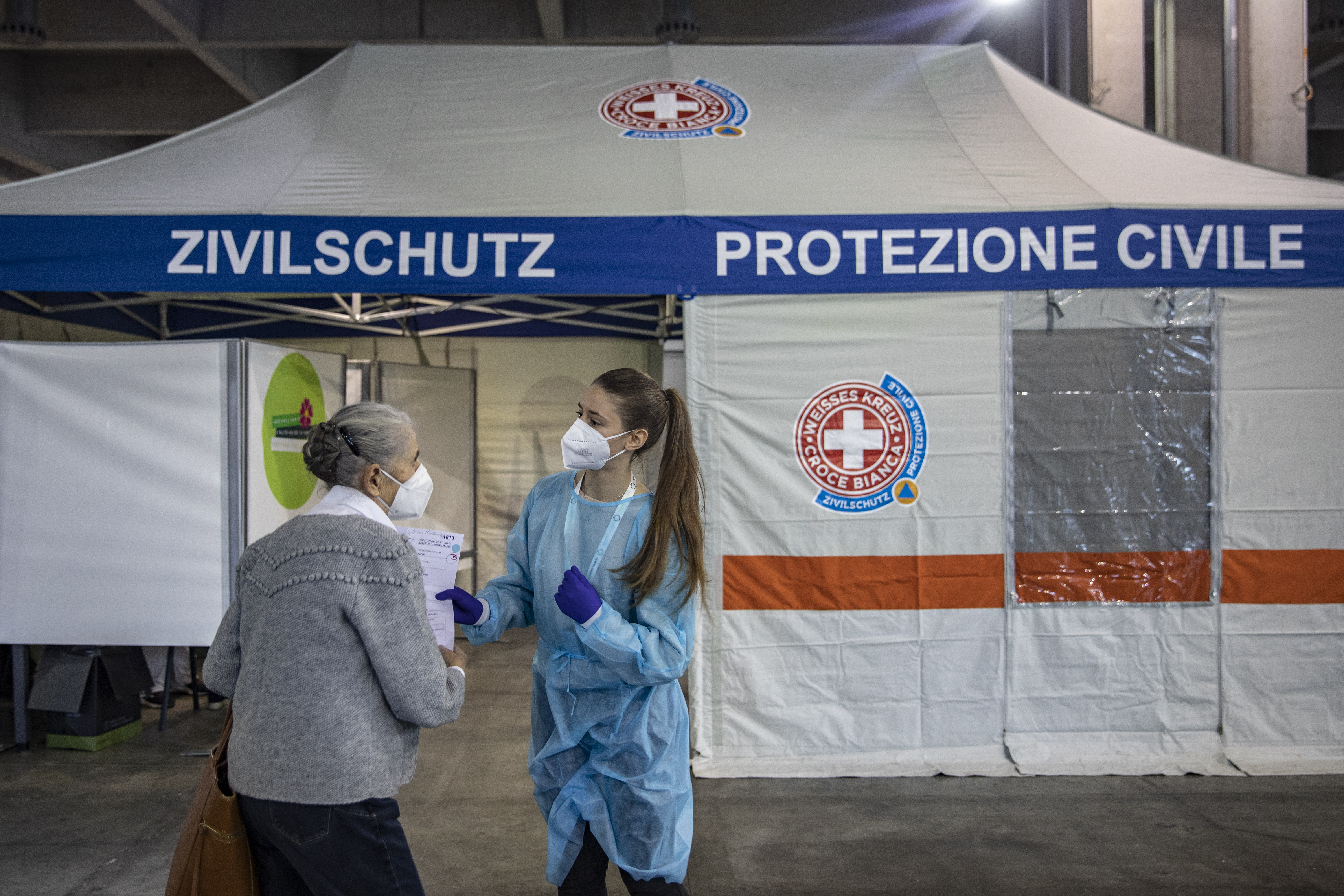 Italy makes Covid vaccine mandatory for over-50s amid Omicron surge