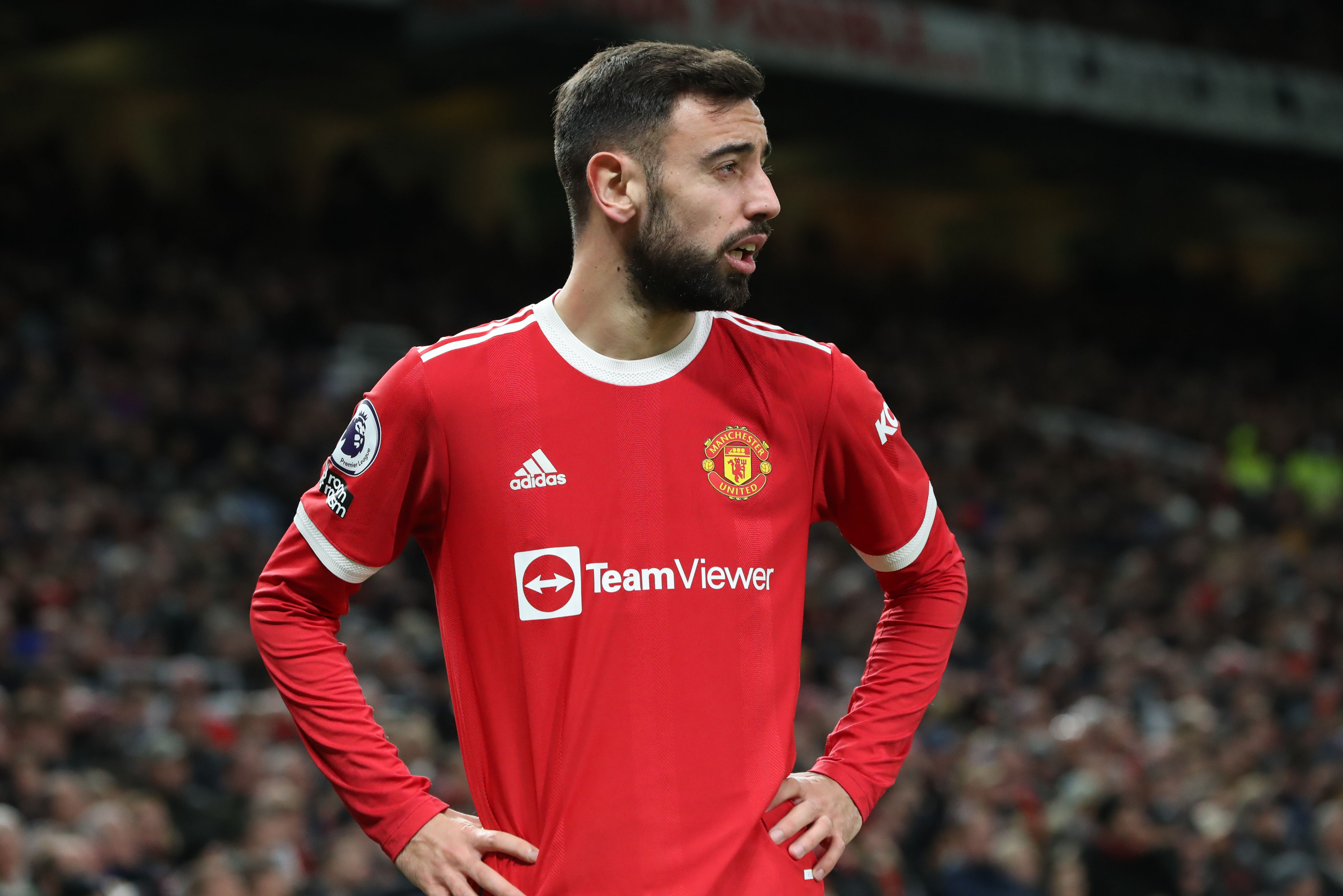 Man United transfer news: Bruno Fernandes publicly hits out at Barcelona links