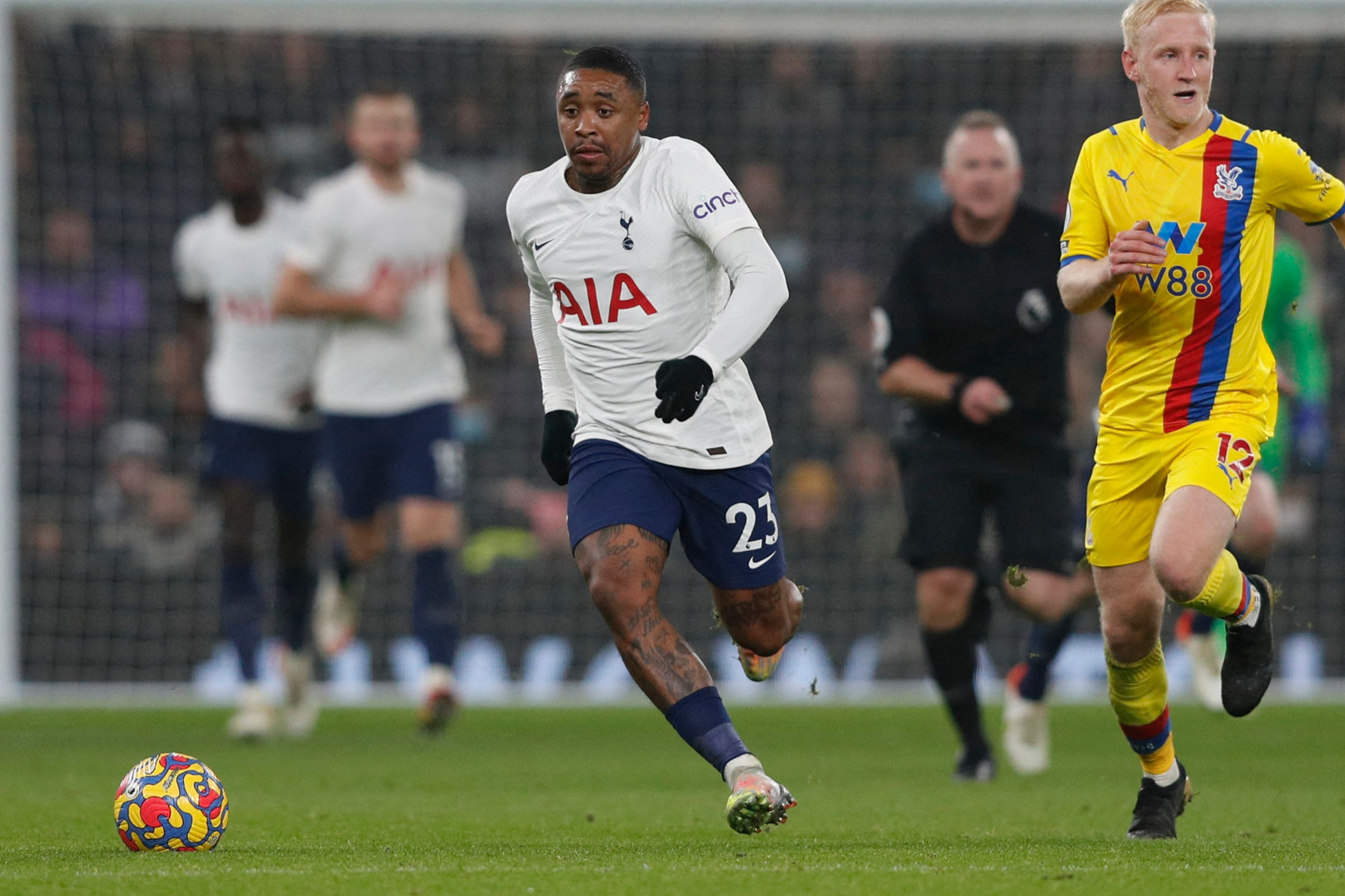 Steven Bergwijn: Tottenham demanding higher transfer fee for Dutch winger after Ajax fail with opening bid