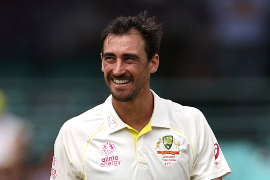 Ashes tour diary: Starc’s stark riposte, one-legged batting practice and a little ditty for Khawaja
