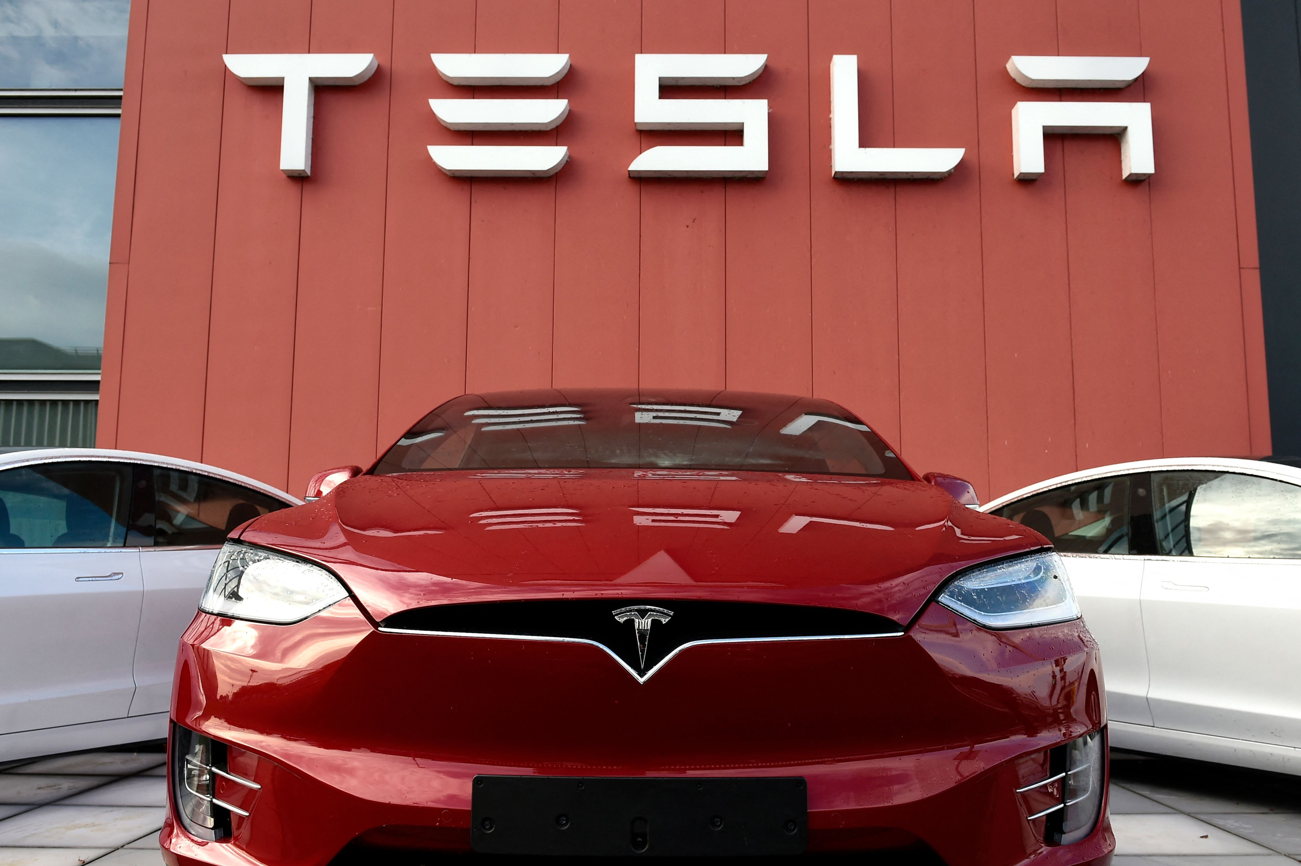 FILES-US-AUTOMOBILE-SERVER-TESLA