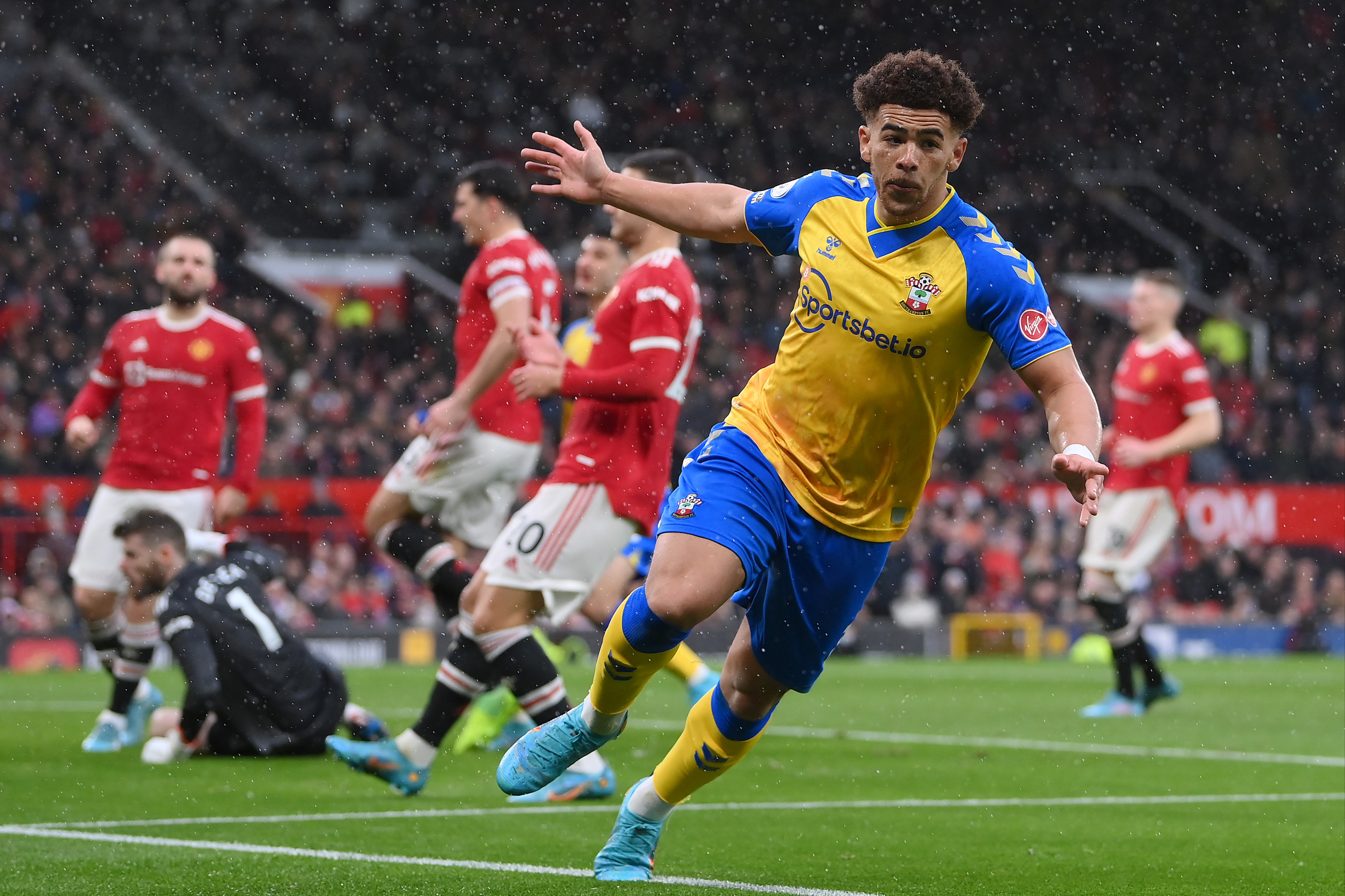Man United 1-1 Southampton: Che Adams earns draw as hosts surrender lead again 