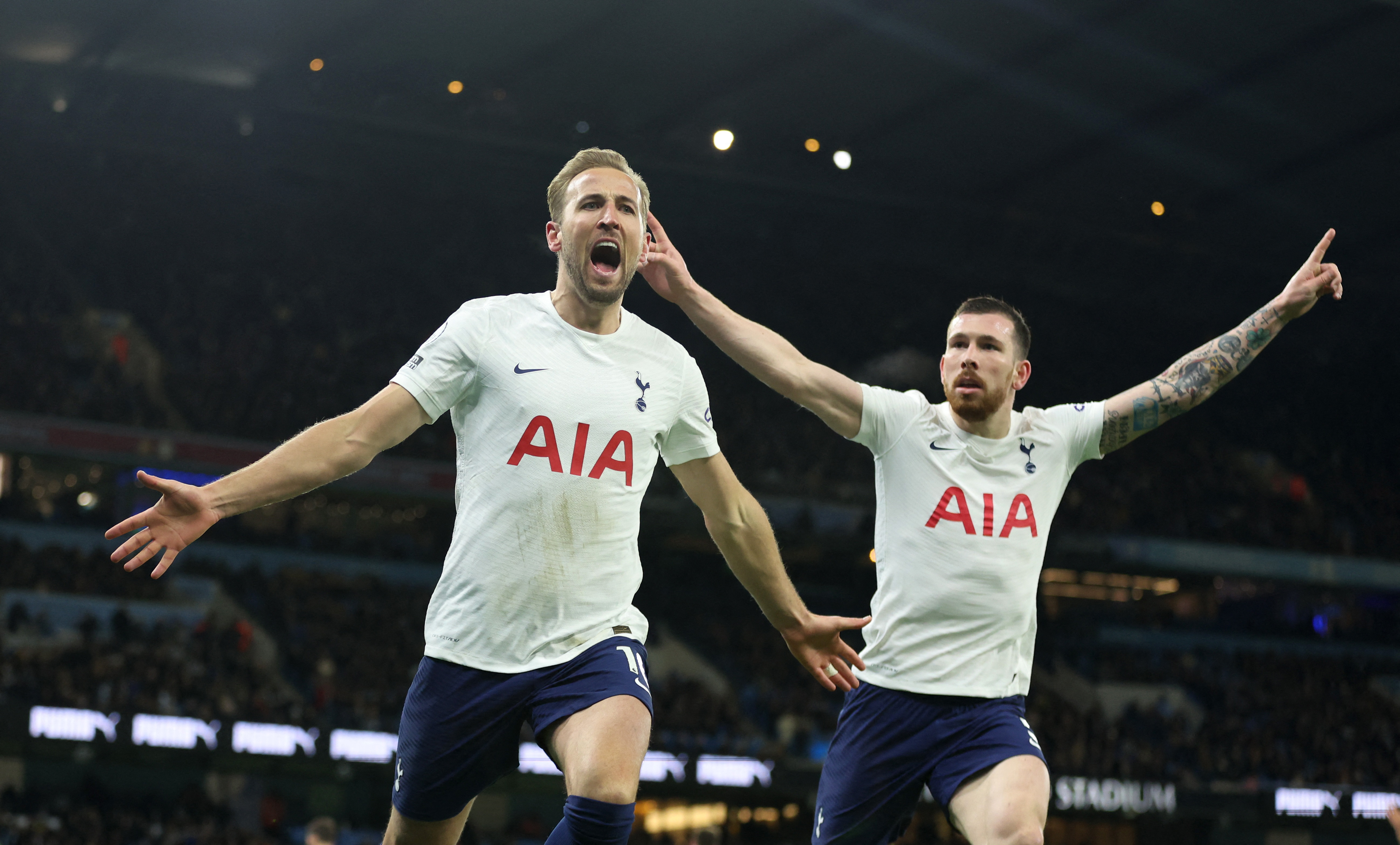 Man City 2-3 Tottenham: Harry Kane masterclass blows Premier League title race wide open