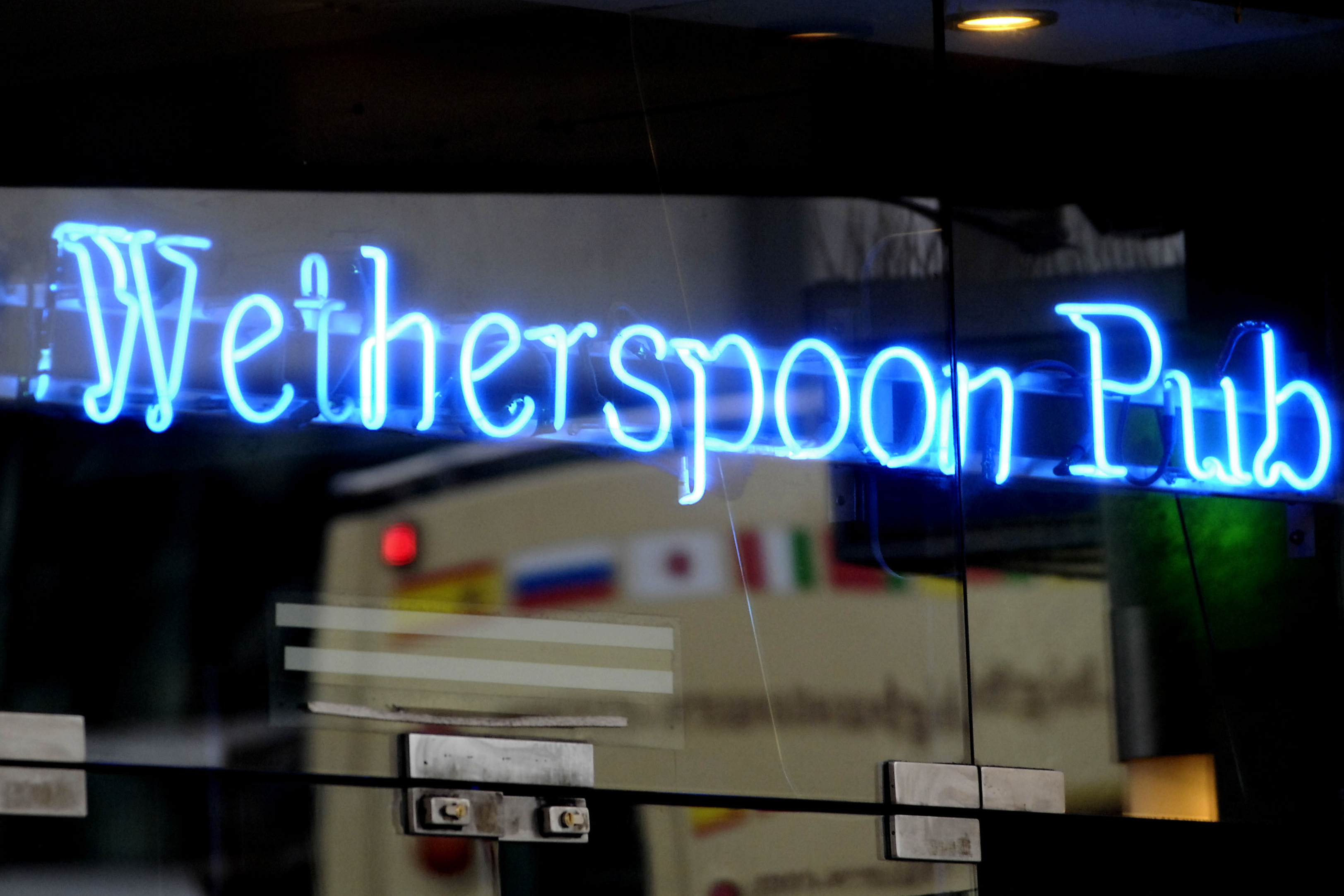 Mass brawl erupts outside Wetherspoons at busy London train station