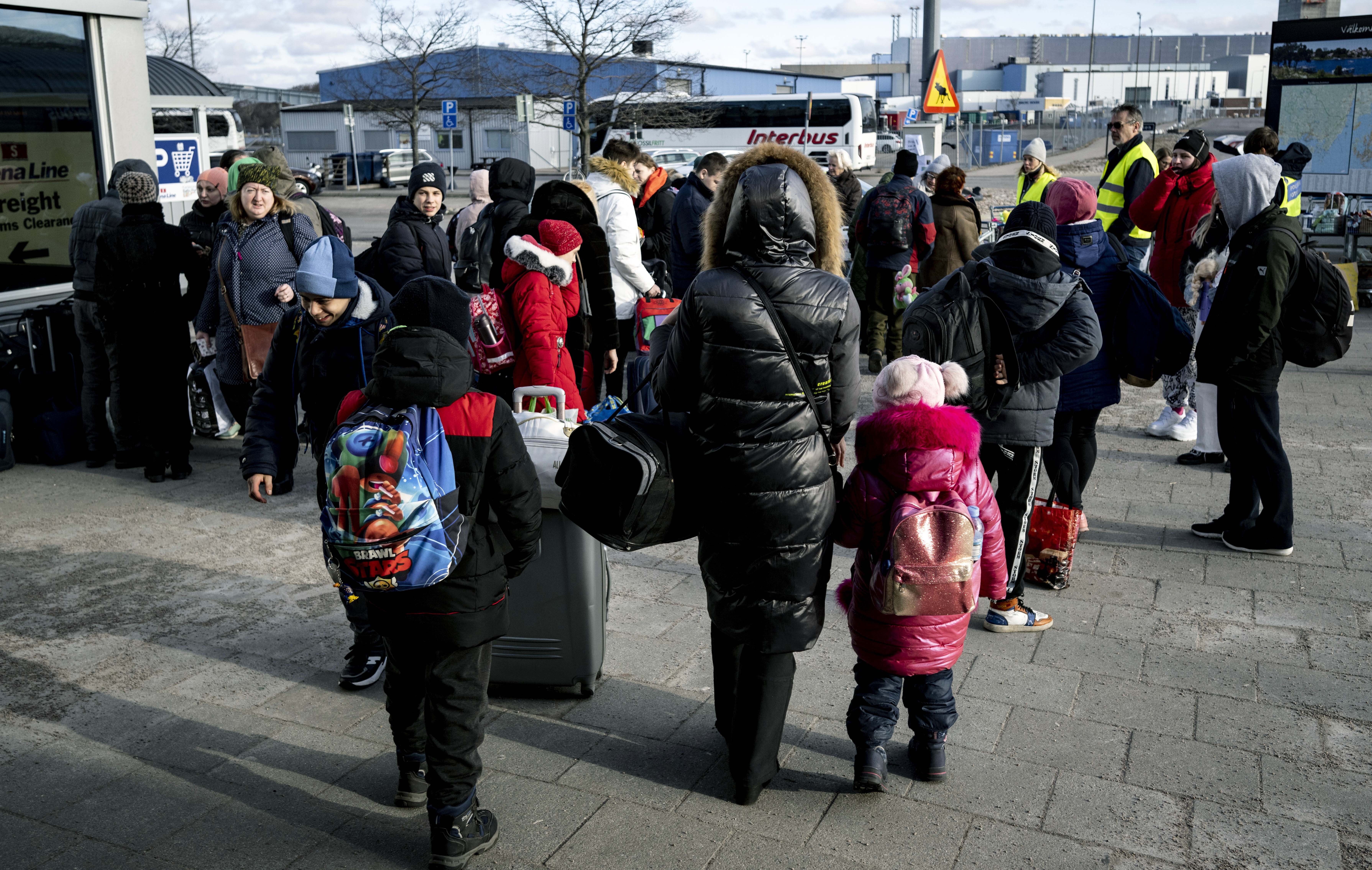 Refugees from Ukraine to get immediate benefit support, minister says