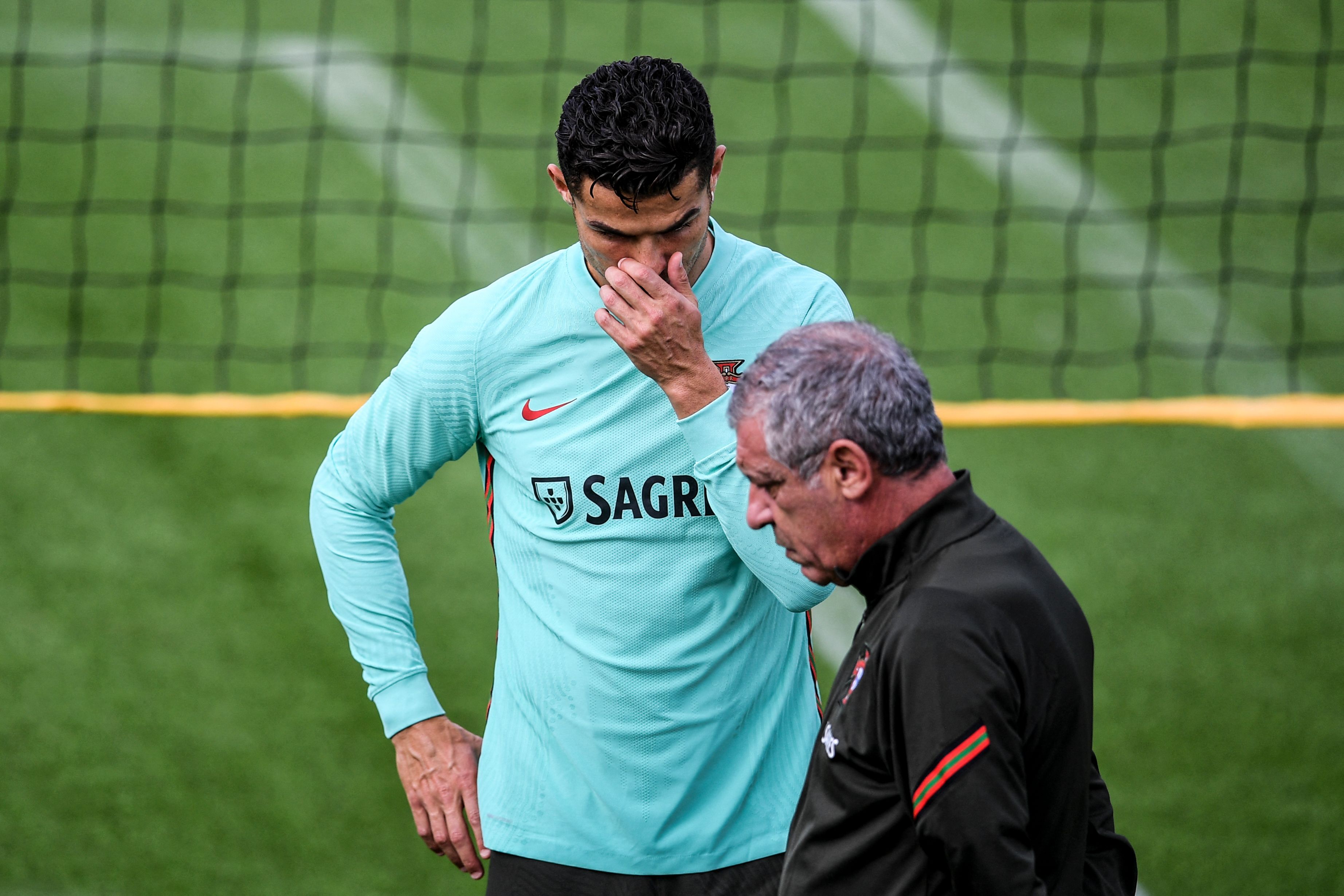 Fernando Santos confident Portugal will handle pressure against Turkey in World Cup playoff