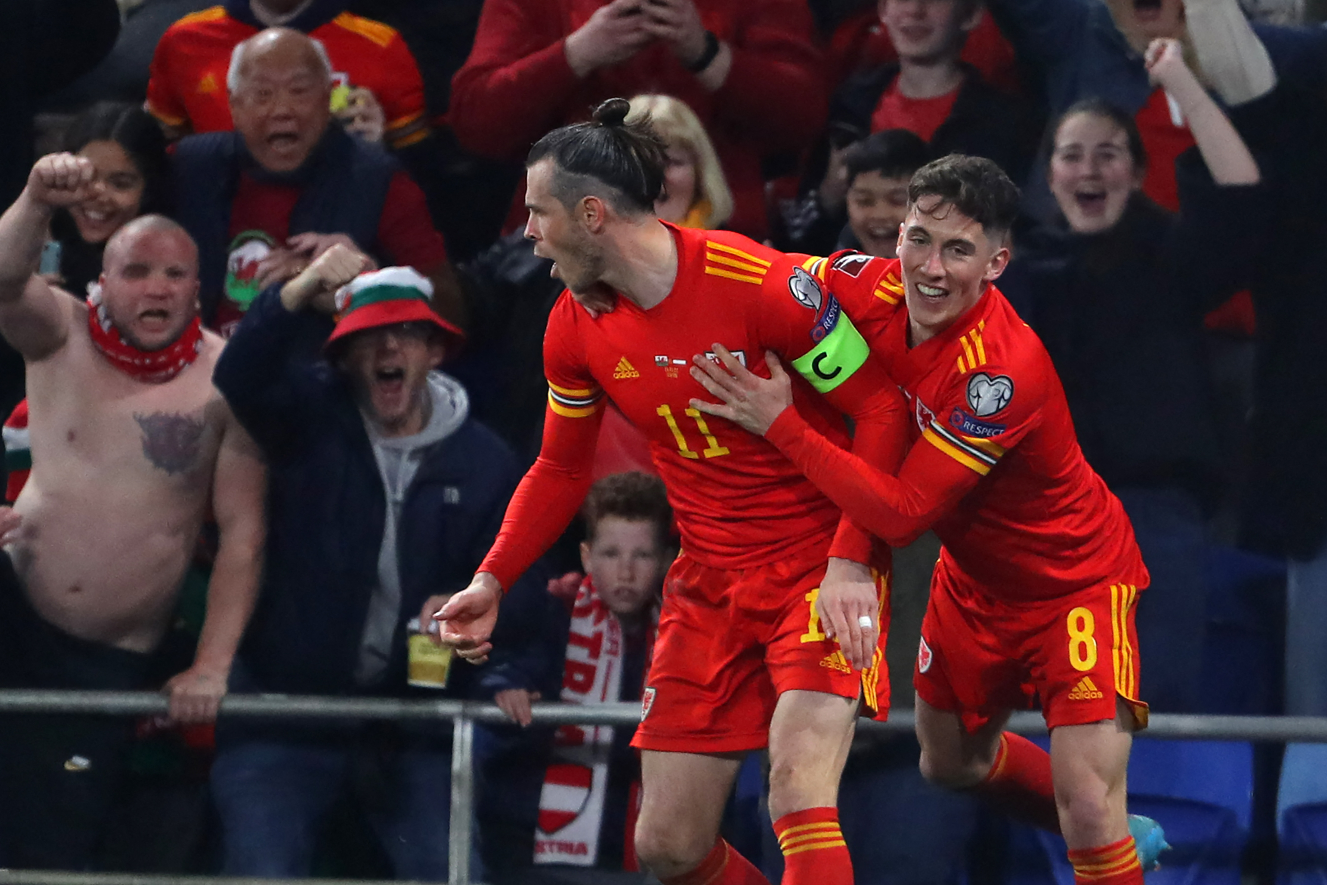 Wales 2-1 Austria: Sensational Gareth Bale at the double in Cardiff to keep World Cup dreams alive