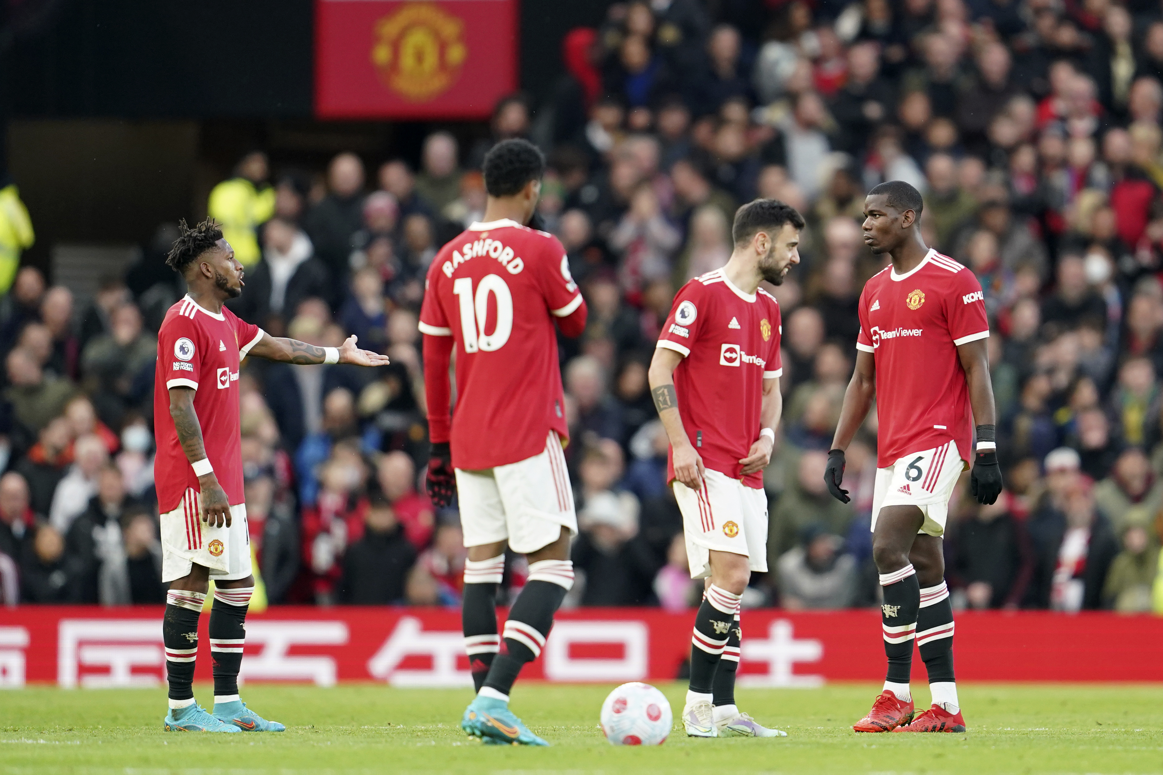 Manchester United 1-1 Leicester: Fred equaliser not enough as Foxes further dent top-four hopes