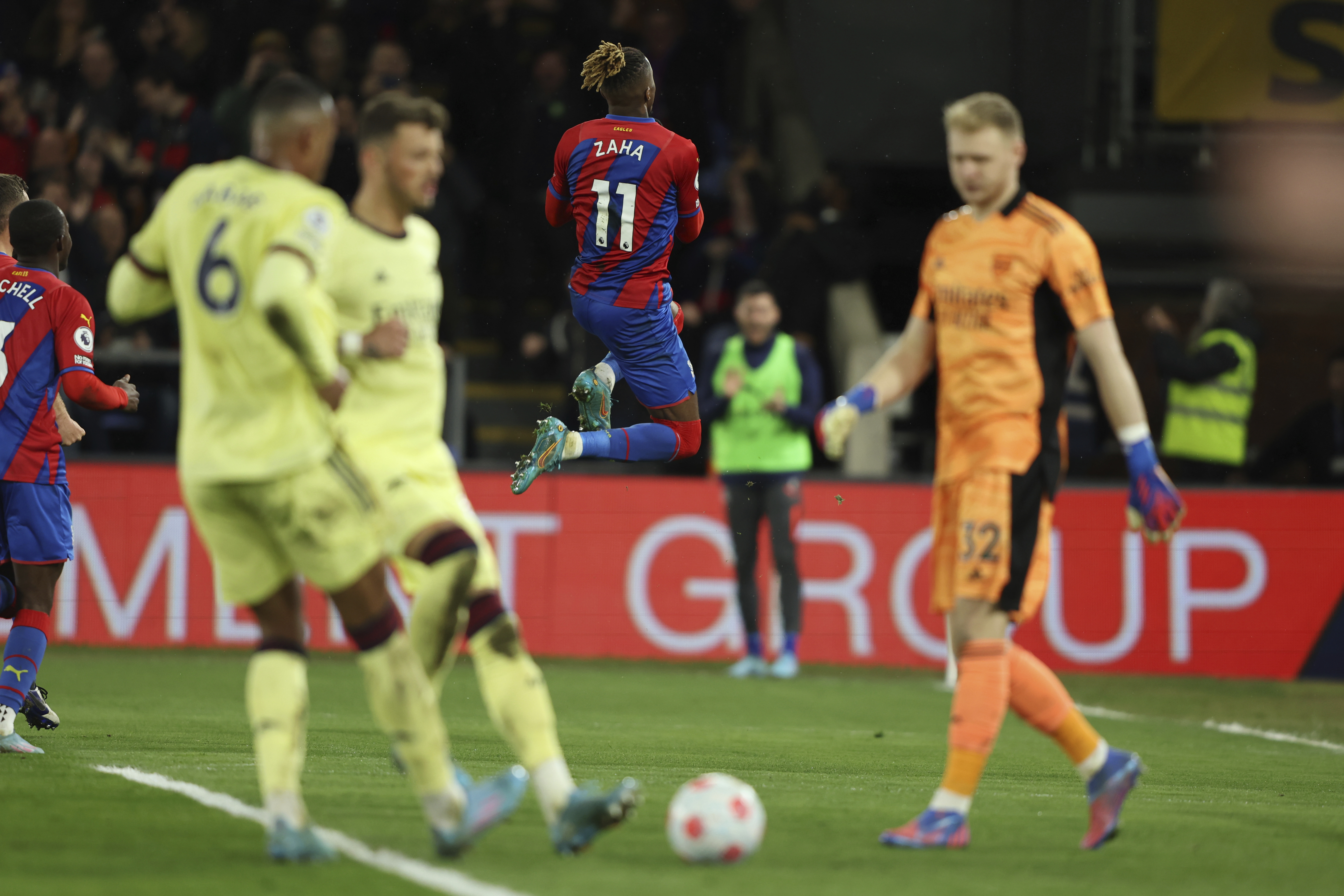 Crystal Palace 3-0 Arsenal: Wilfried Zaha seals big win as Eagles condemn woeful Gunners to costly defeat