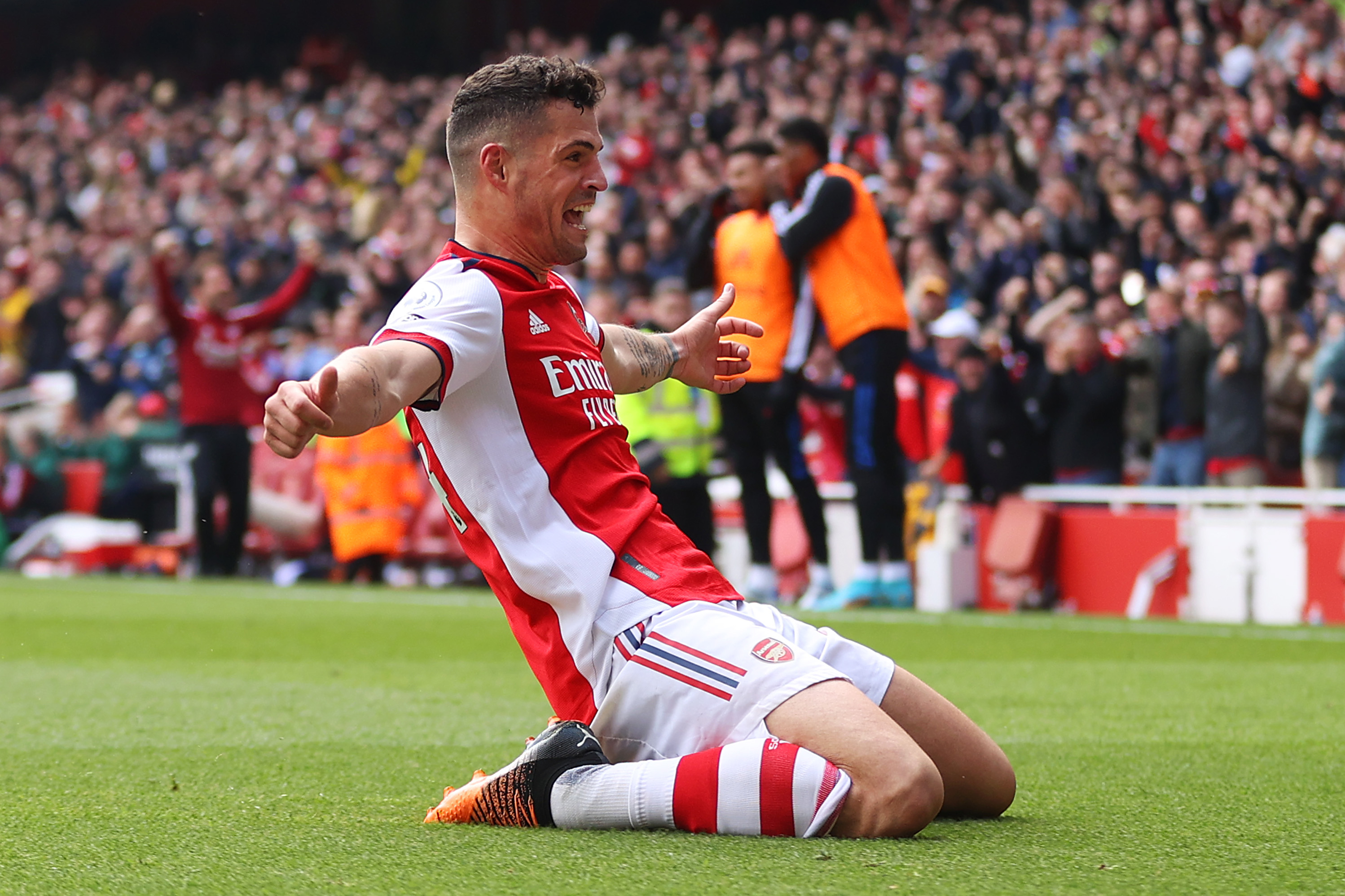 Arsenal 3-1 Manchester United: Gunners take huge steps towards Champions League qualification