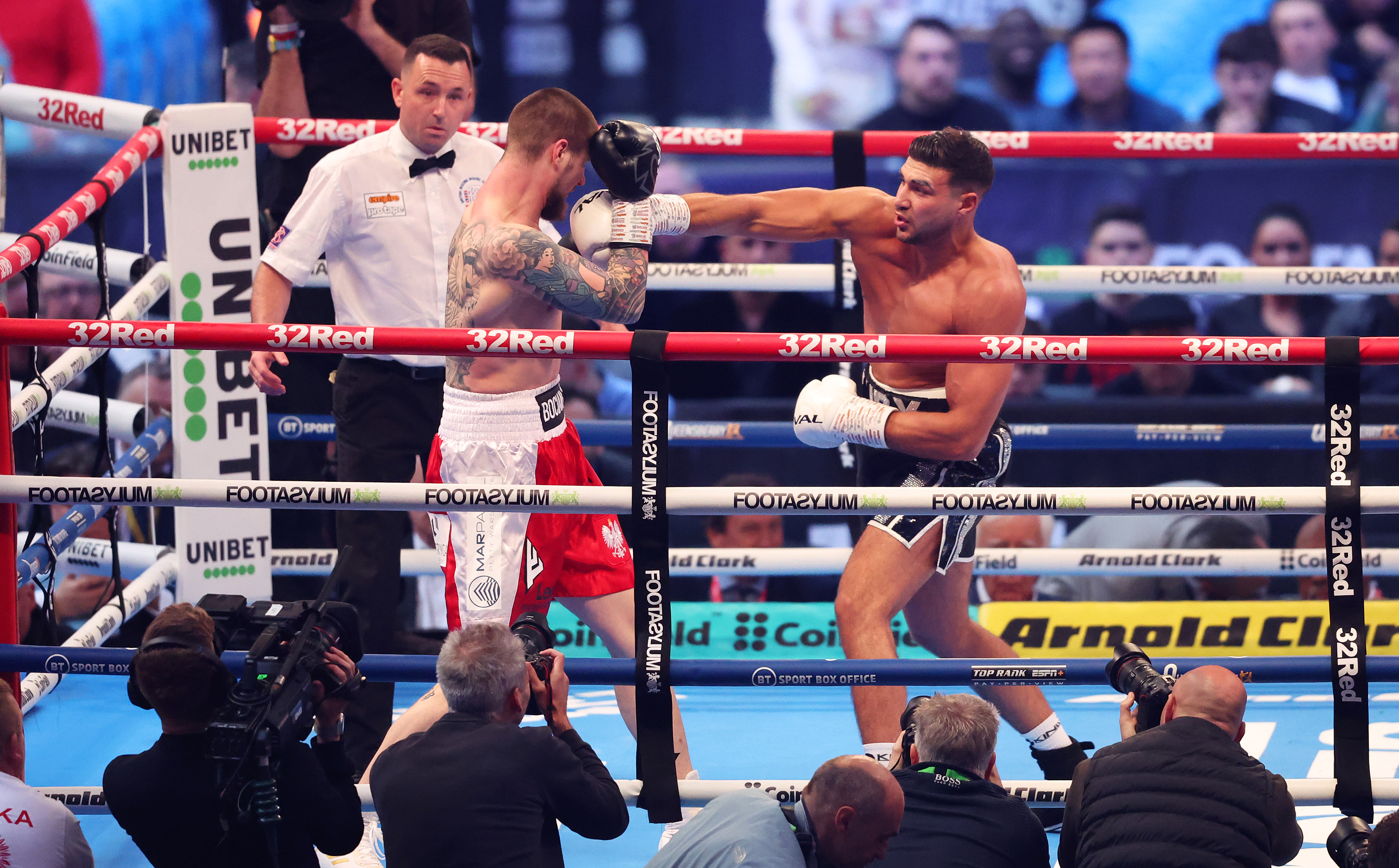 Tommy Fury cruises to points victory over Daniel Bocianski on Wembley undercard