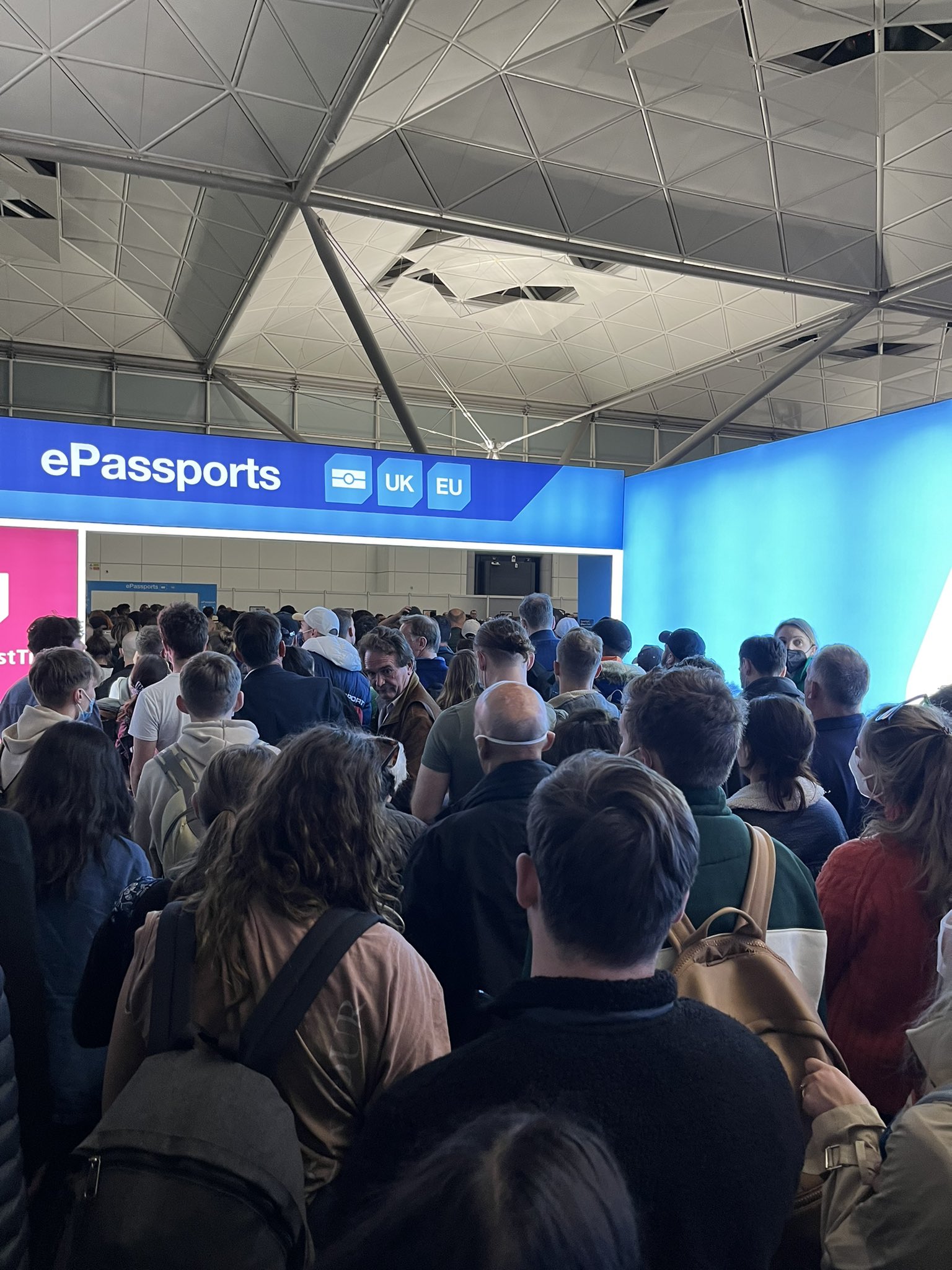 Why were e-gates down at UK airports and are they all fixed now?