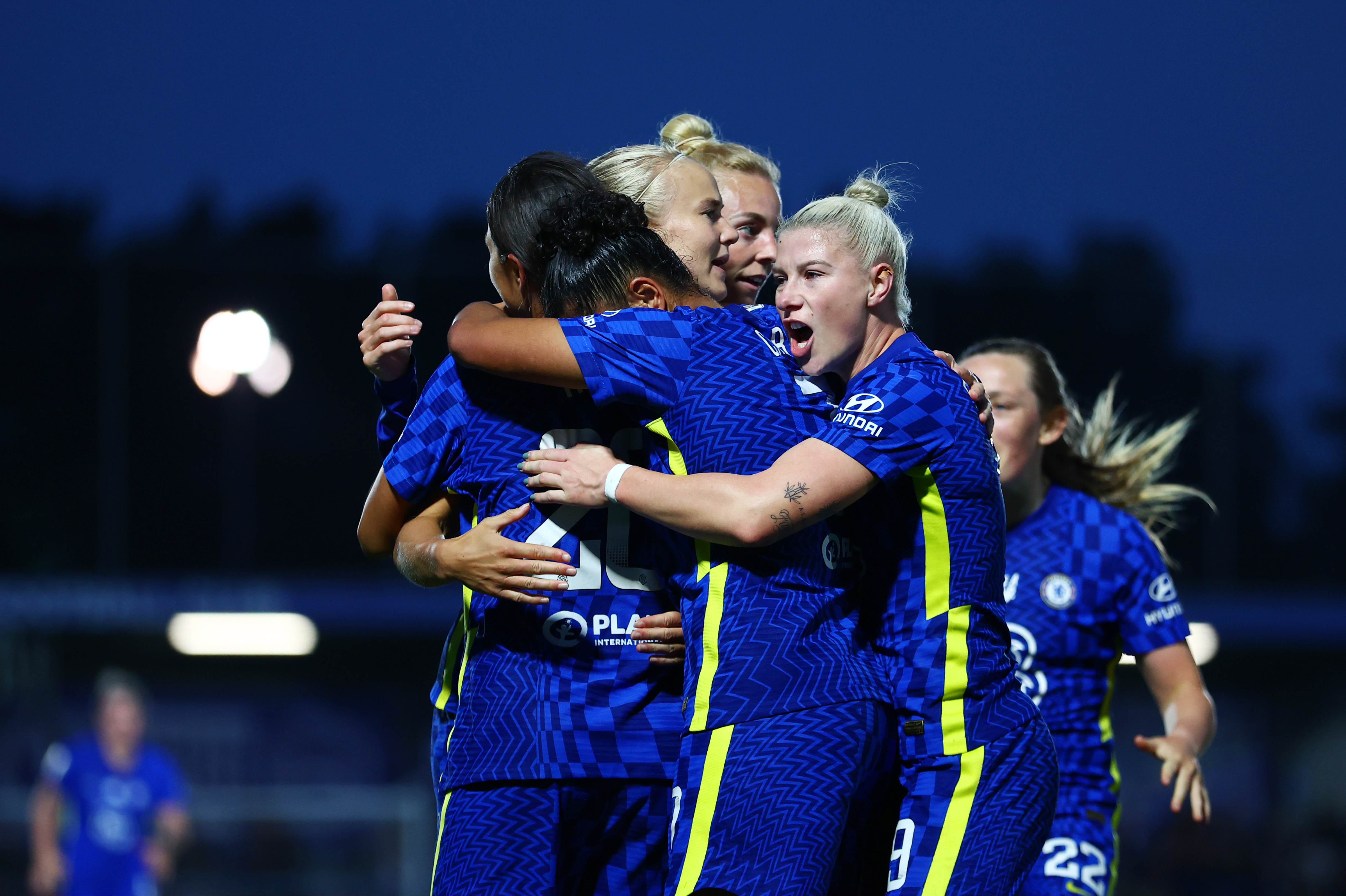 Chelsea 2-1 Tottenham: England and Kerr help Blues close on WSL title