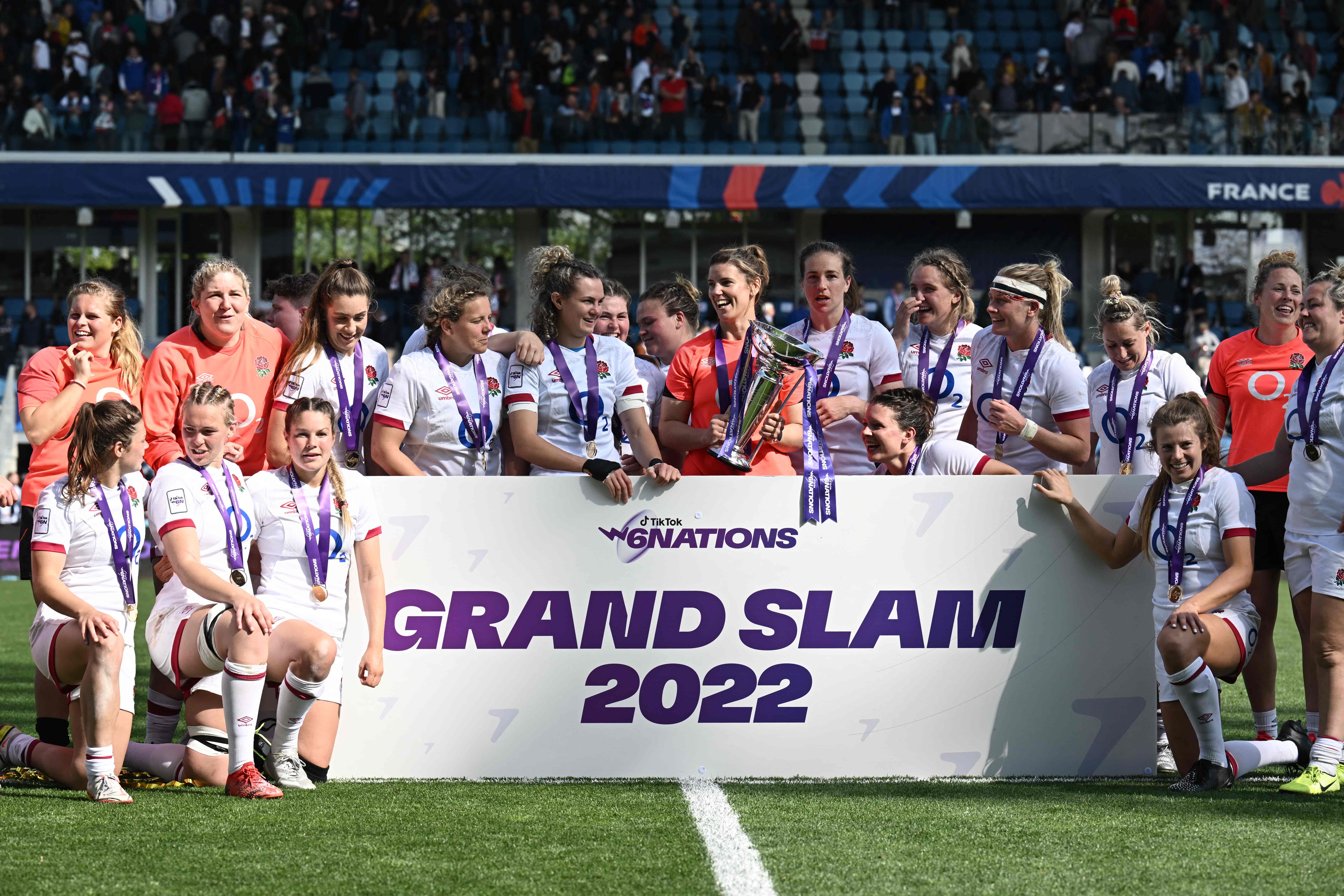 France 12-24 England: Bern tries lead Red Roses to Grand Slam glory in Women’s Six Nations finale