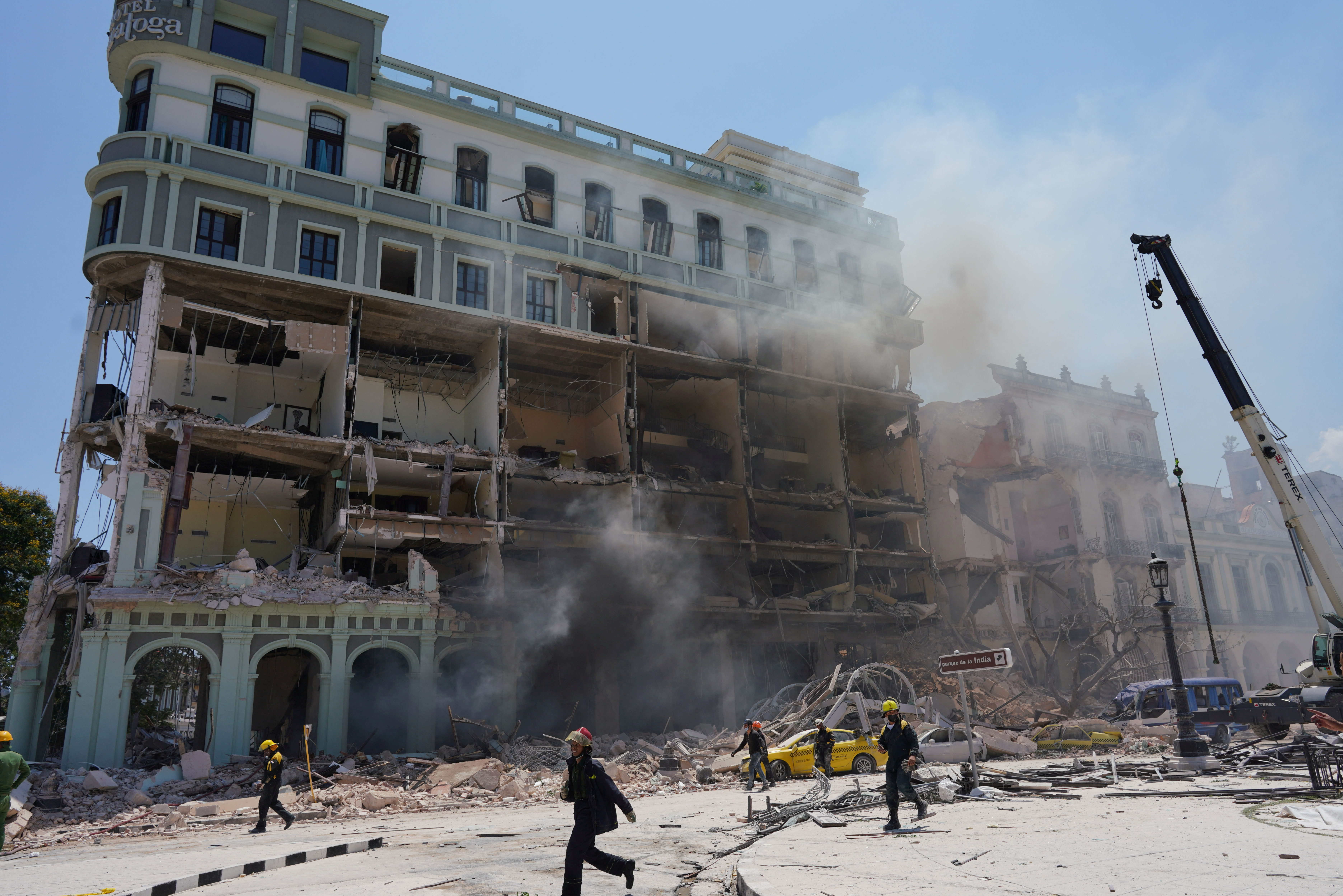 Aftermath of explosion at Hotel Saratoga, in Havana
