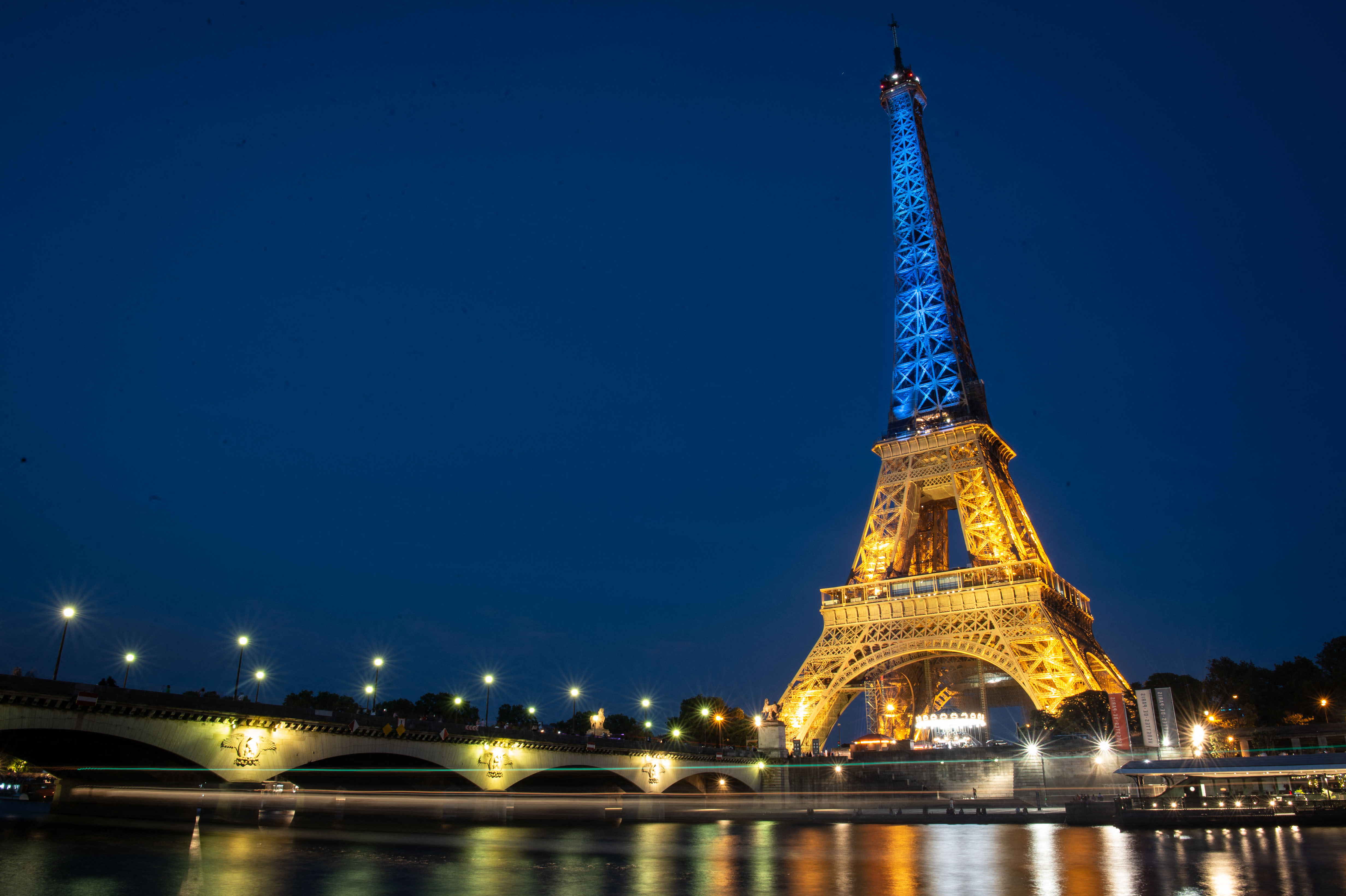 Eiffel Tower’s lights to be turned off an hour early