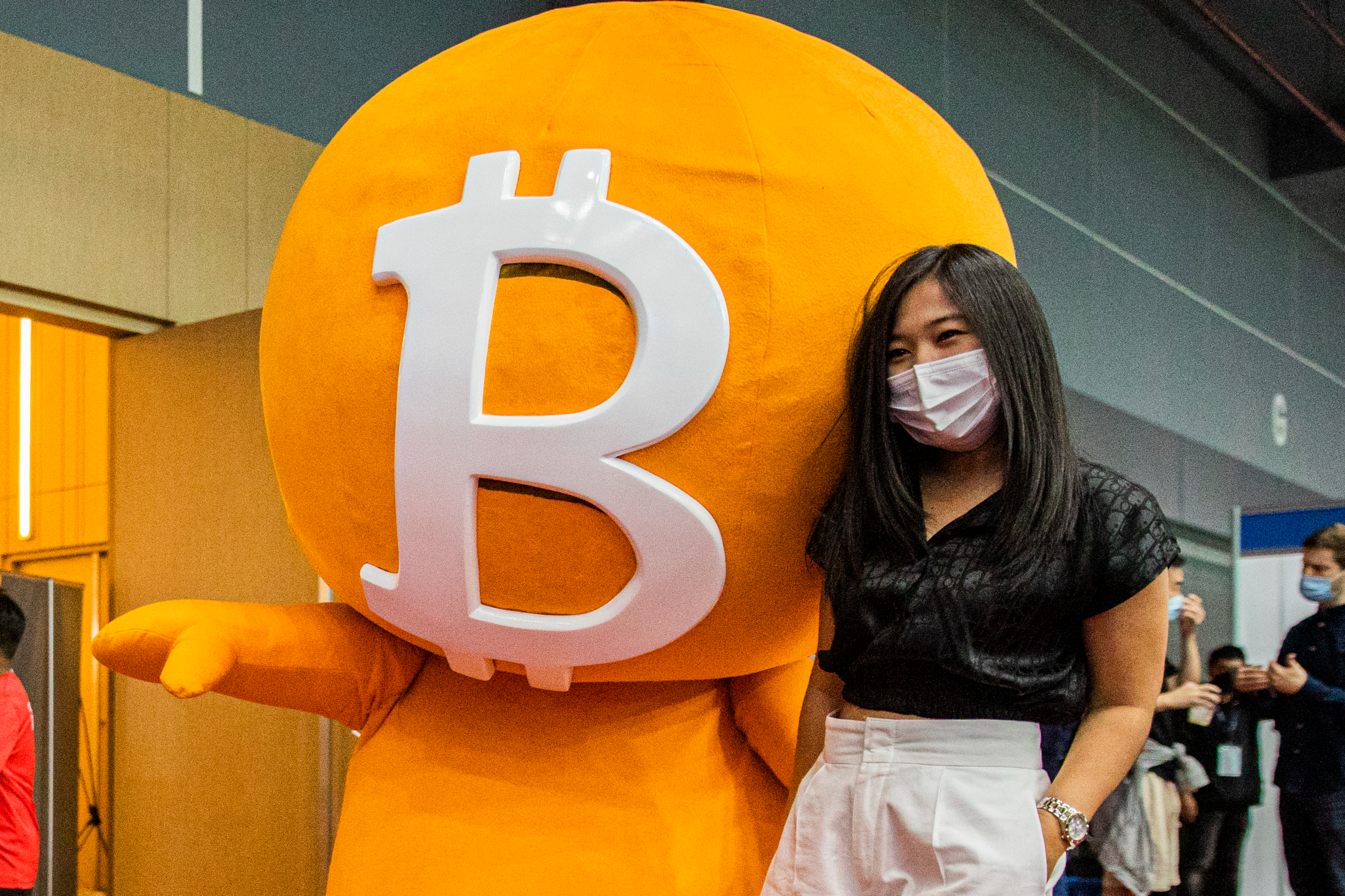 People Attend Crypto Expo Amid Huge Drop In Valuations