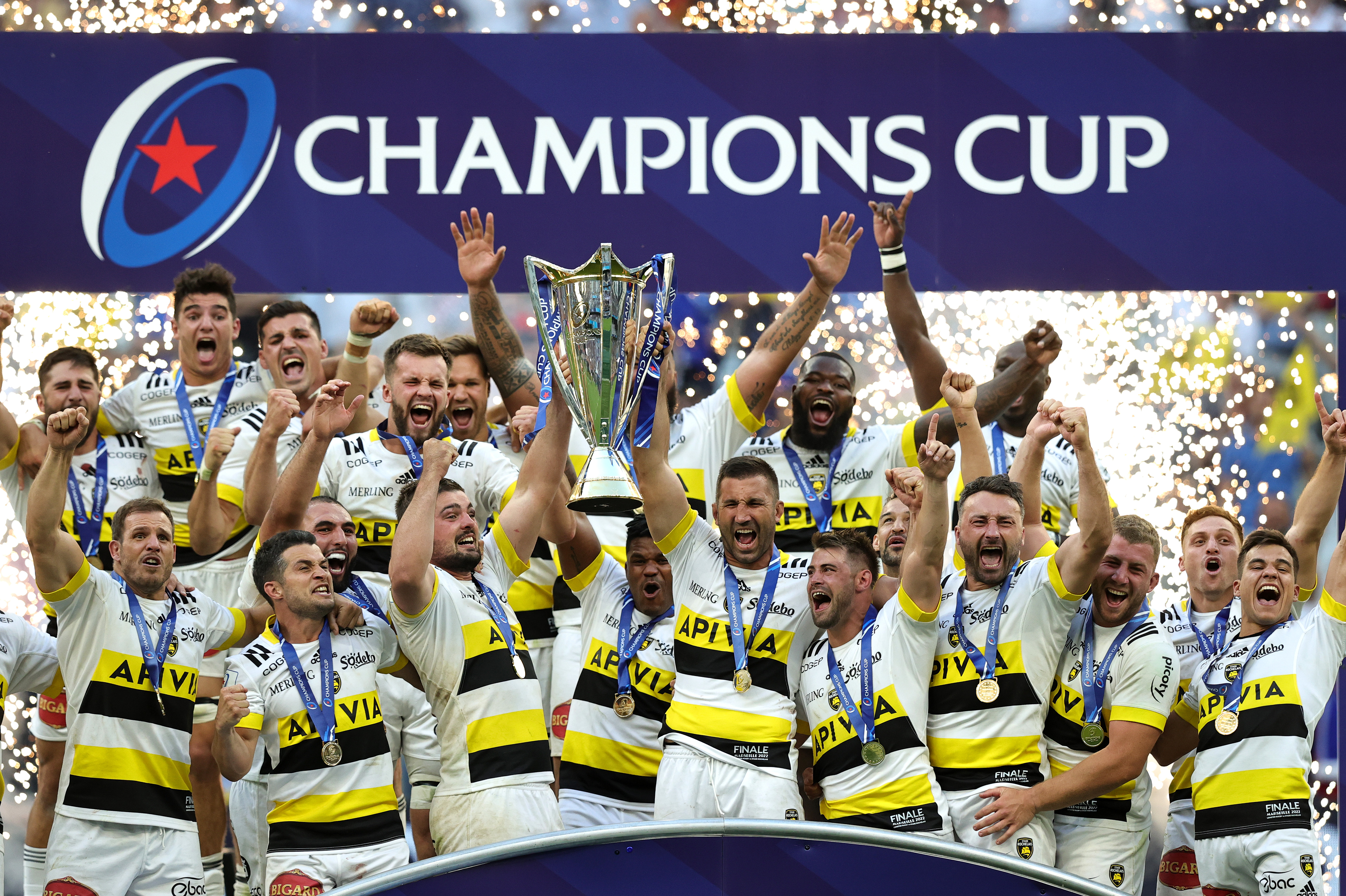 La Rochelle celebrate last-gasp Champions Cup final victory over Leinster