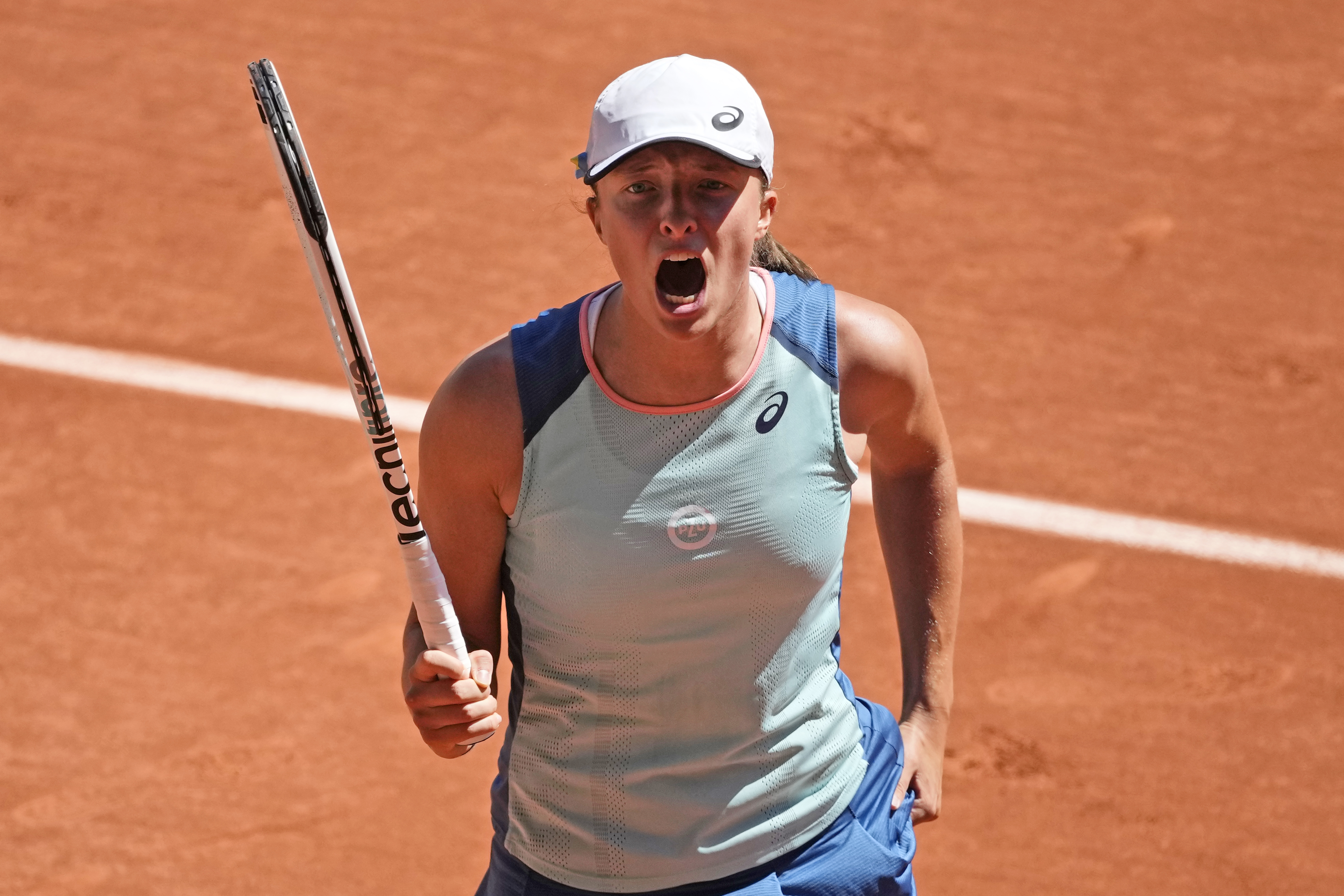 Iga Swiatek vs Coco Gauff: French Open final live stream, TV channel, UK start time, h2h
