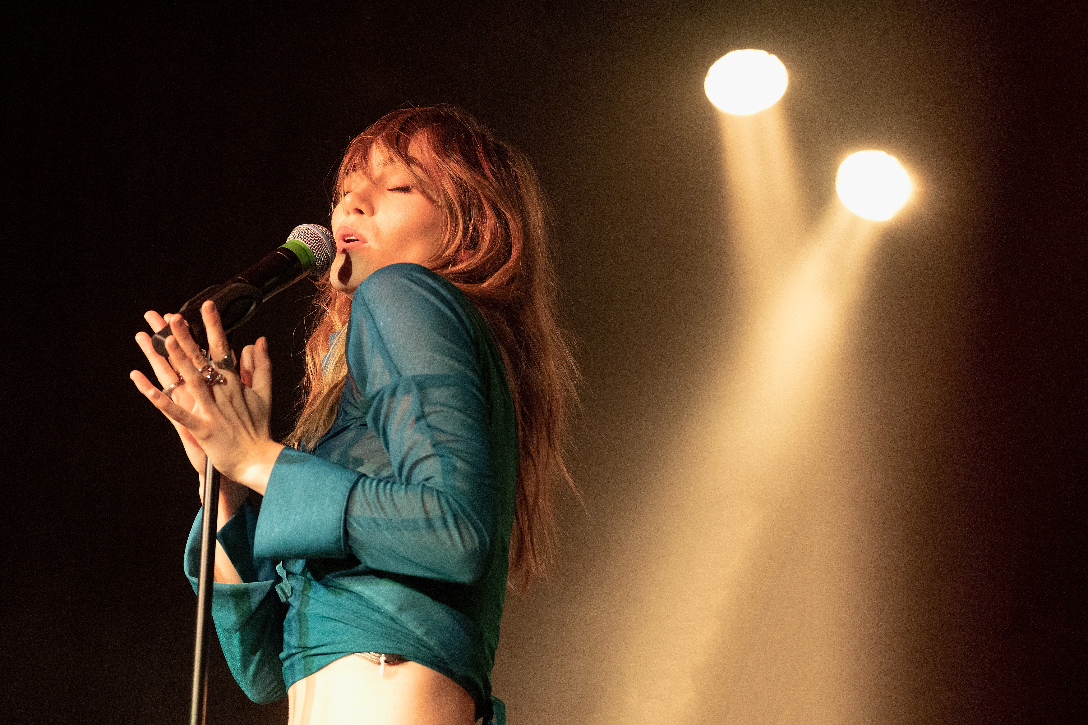 Suki Waterhouse Performs In London