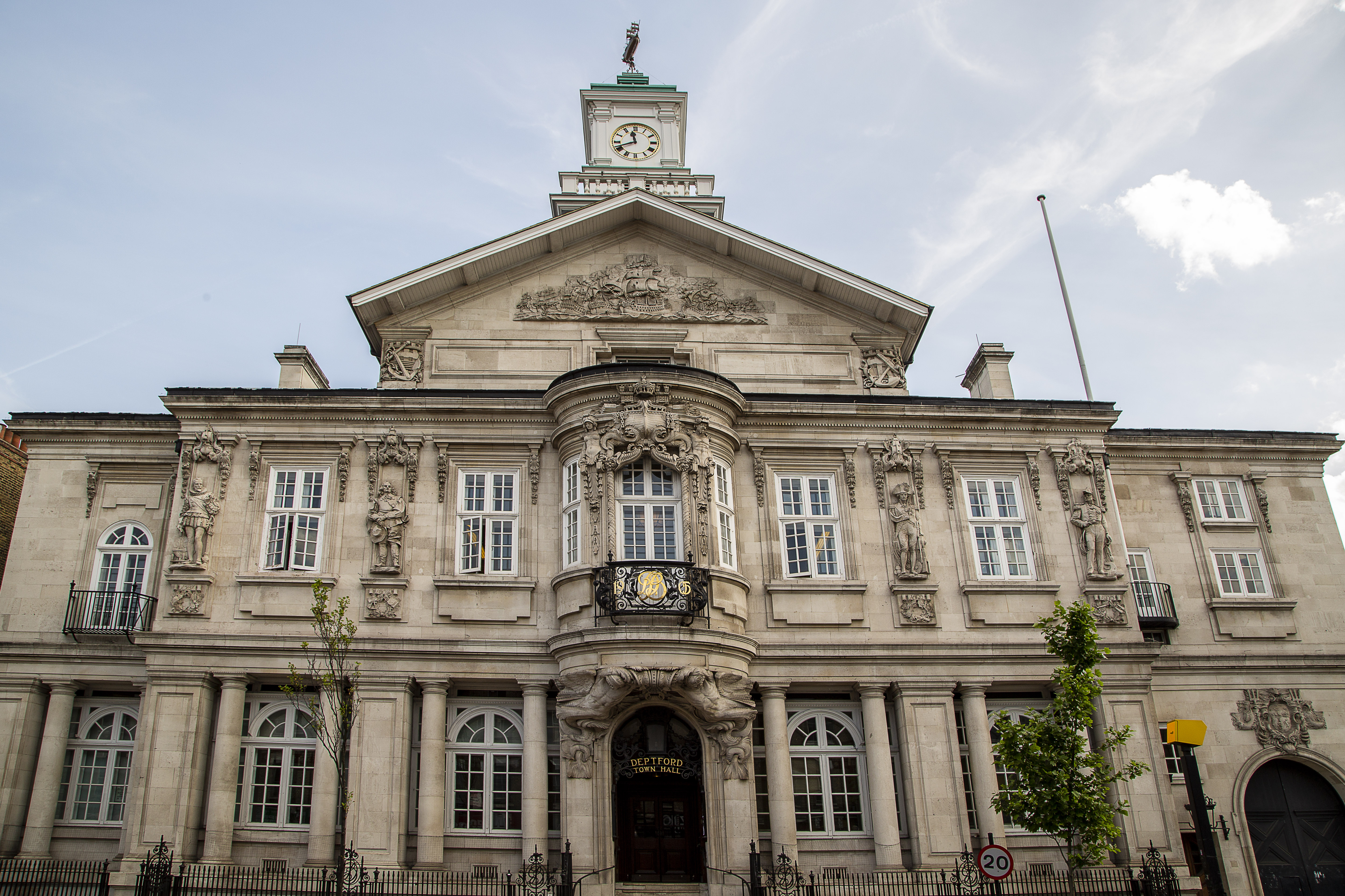 Goldsmiths to keep slavery statues after local vote for them to stay