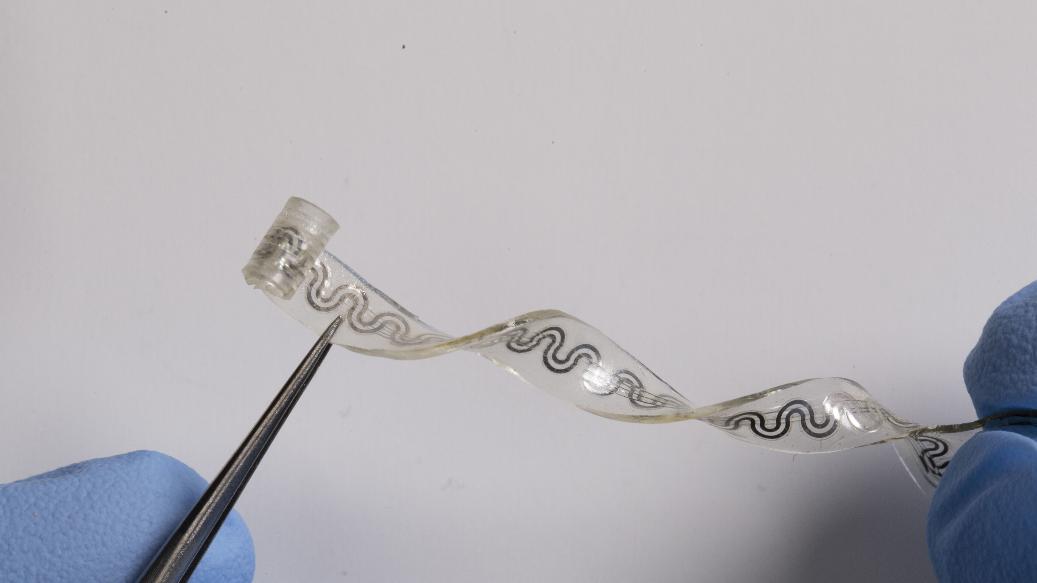 Scientists develop implant that relieves pain on demand without drugs