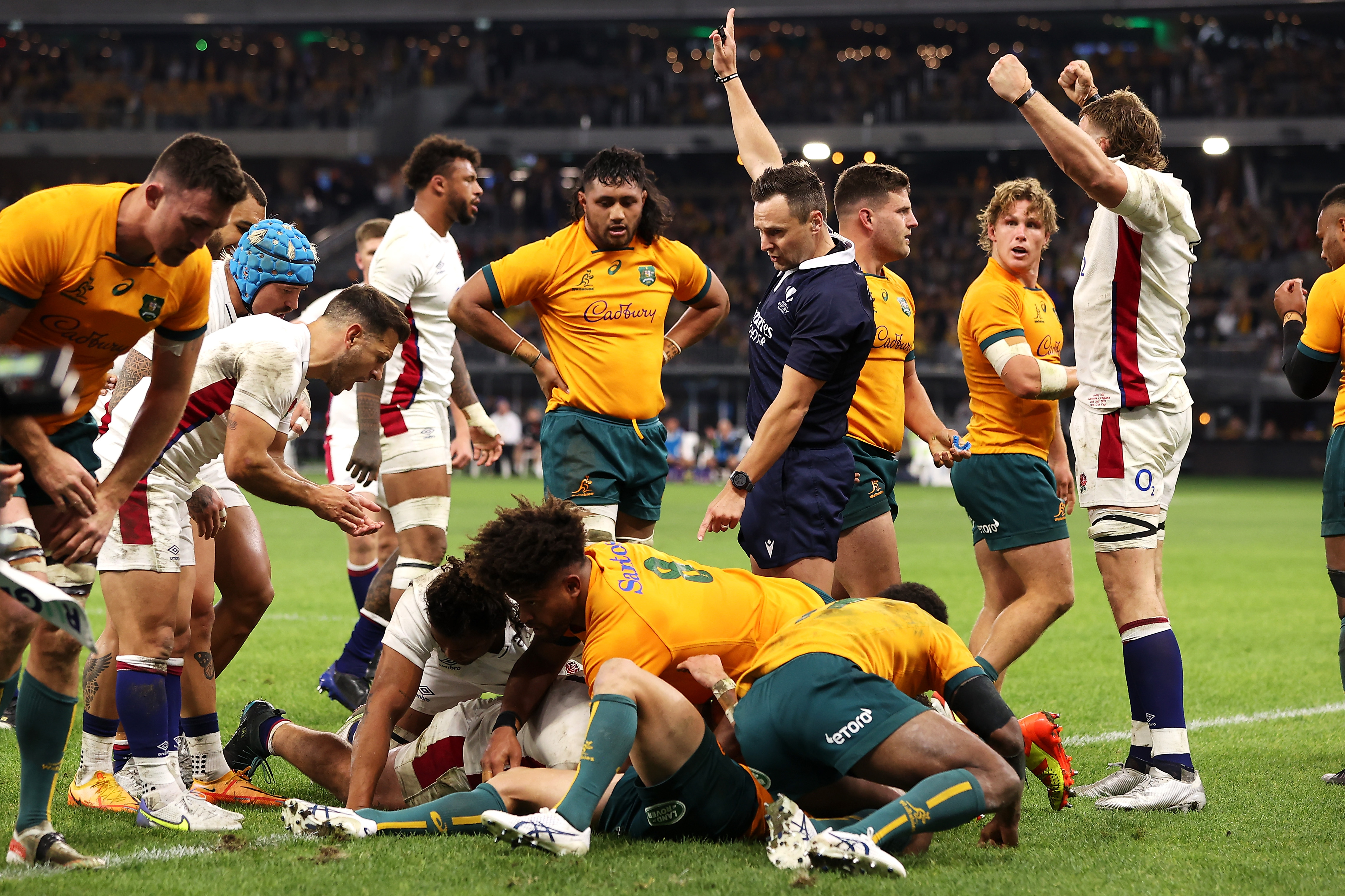 Australia v England: Game 1