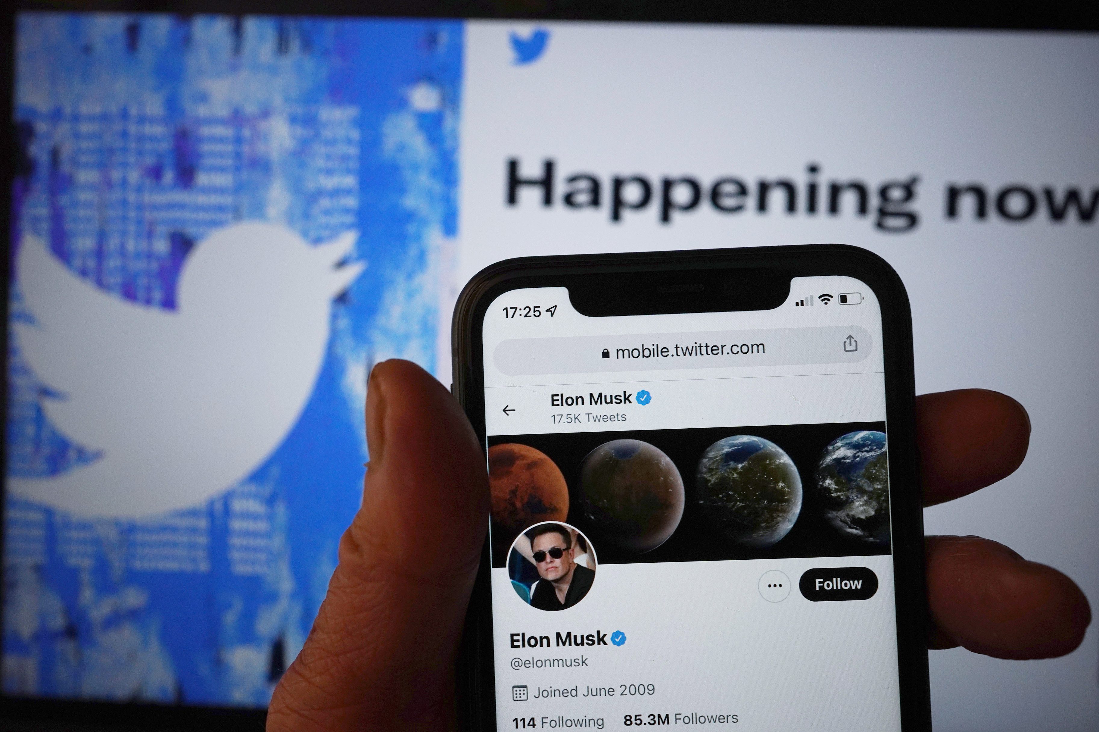  Twitter takes Musk to task as $44bn takeover row escalates